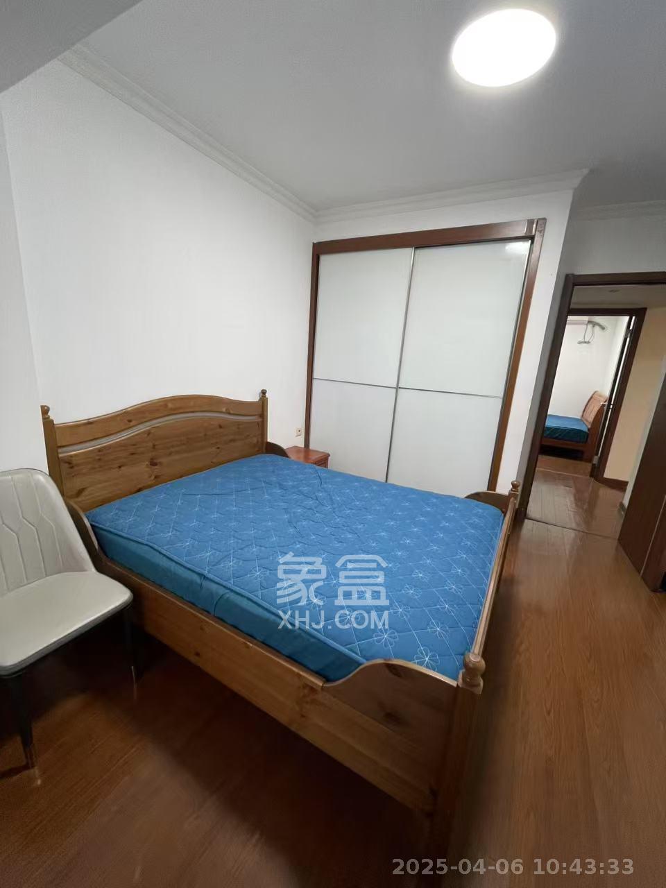 万科城  2室2厅1卫   2200.00元/月室内图