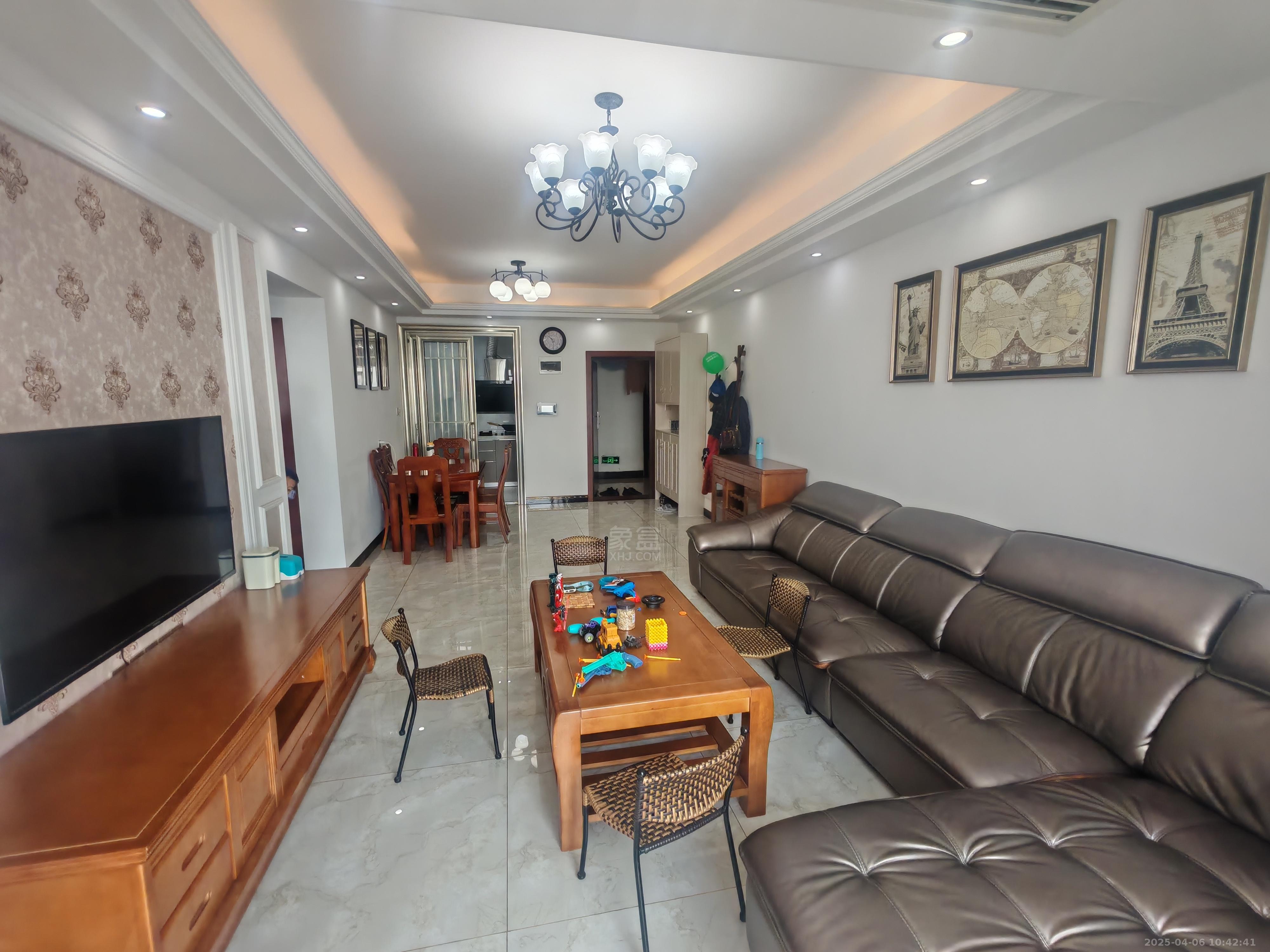 华晨御园 2室2厅1卫 1800.0元/月 华晨御园 2室2厅1卫 1800.0元/月室内图