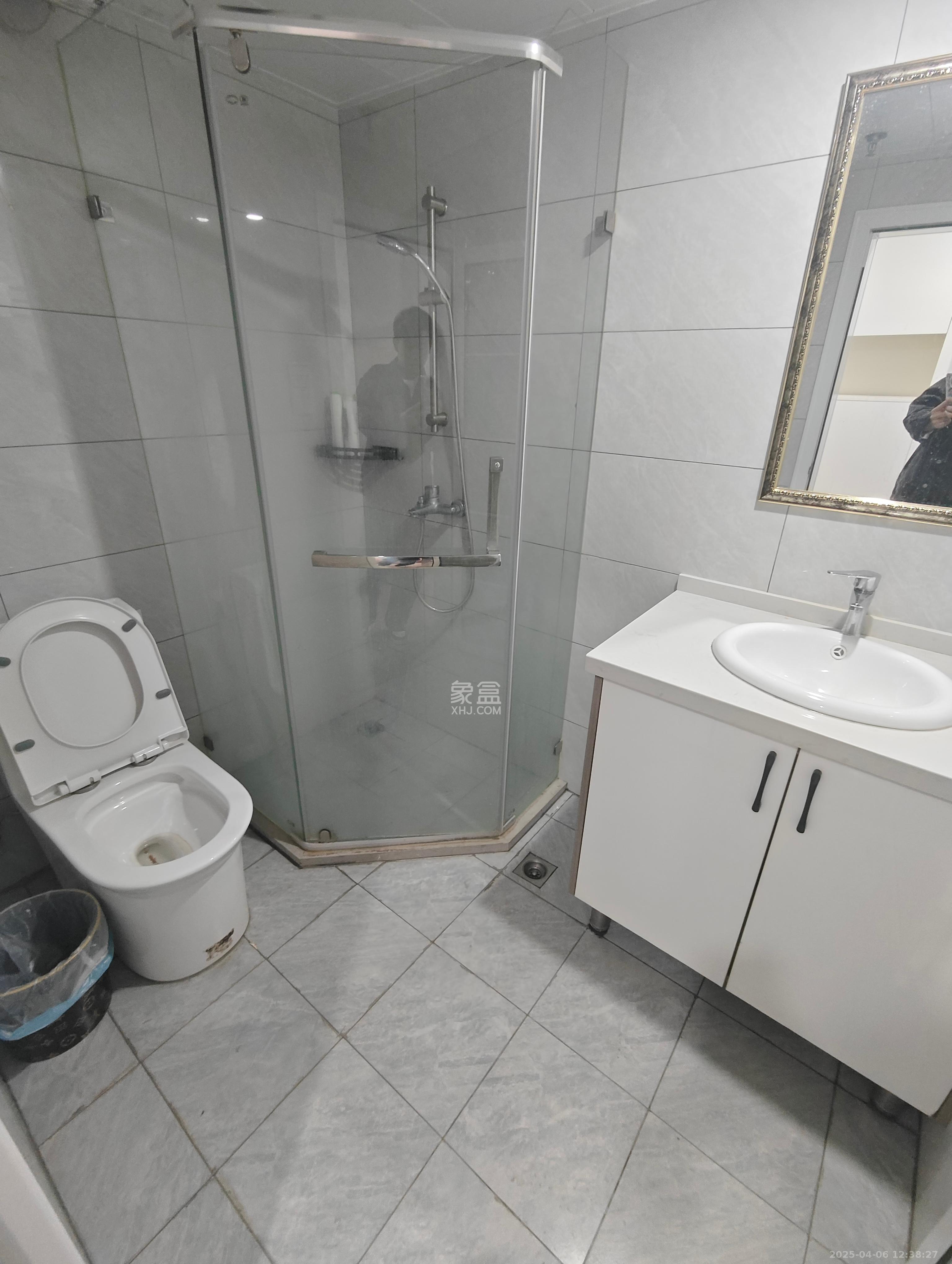 汇东国际 1室0厅1卫 1600.0元/月 汇东国际 1室0厅1卫 1600.0元/月室内图