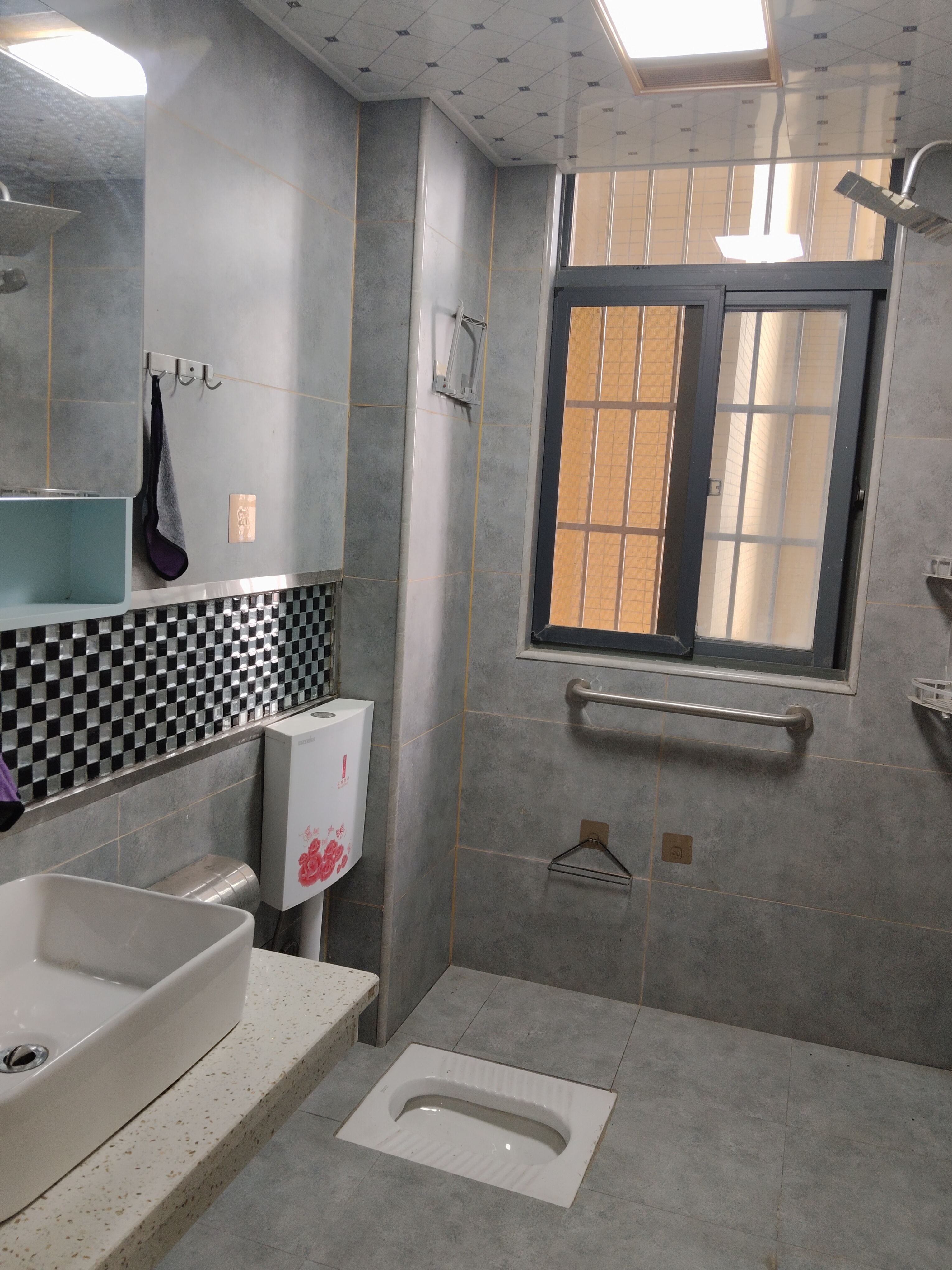 幸福香颂 3室2厅2卫 2000.0元/月 幸福香颂 3室2厅2卫 2000.0元/月室内图