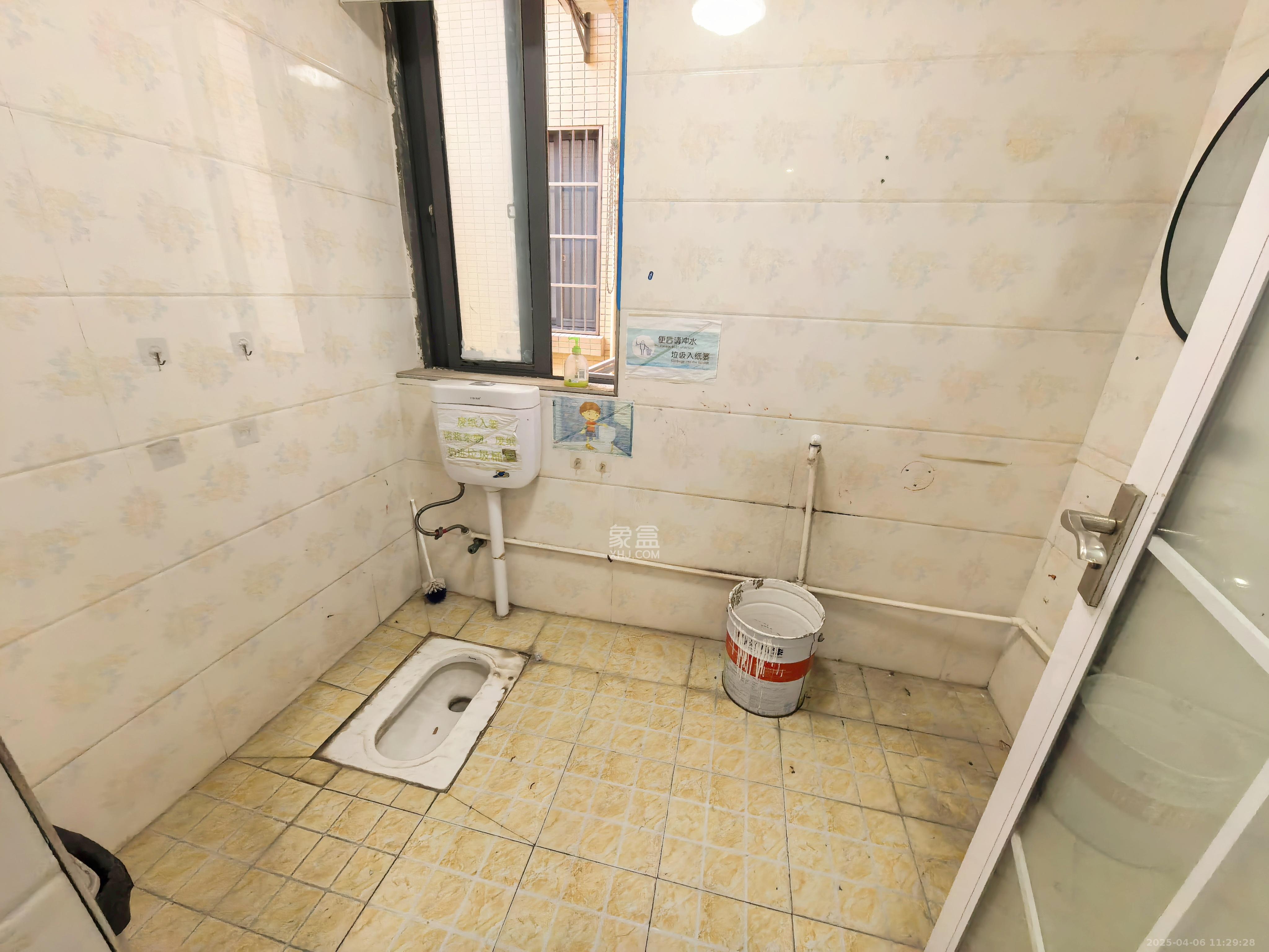 中城丽景香山园 3室2厅2卫 2200.0元/月 中城丽景香山园 3室2厅2卫 2200.0元/月室内图