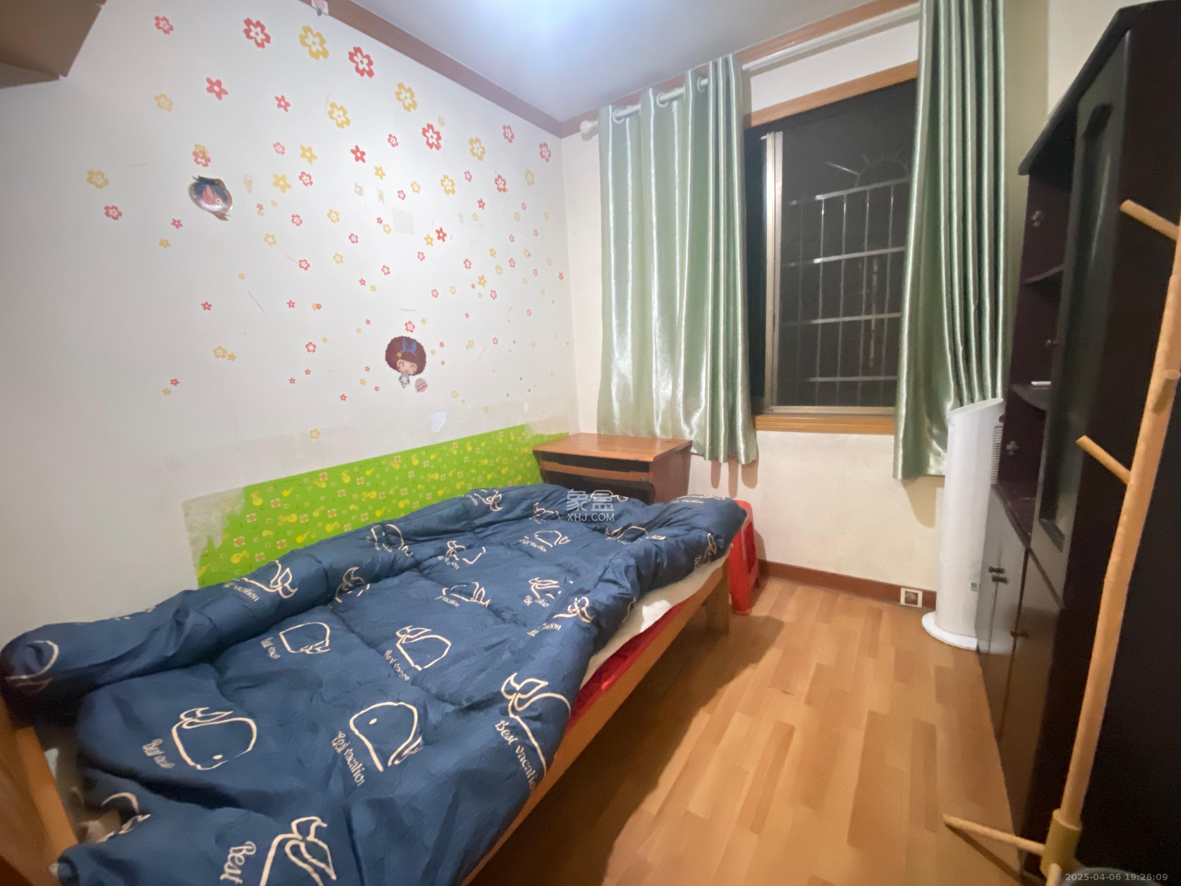 向东园社区(国税局宿舍) 3室2厅1卫 2000.0元/月 向东园社区(国税局宿舍) 3室2厅1卫 2000.0元/月室内图