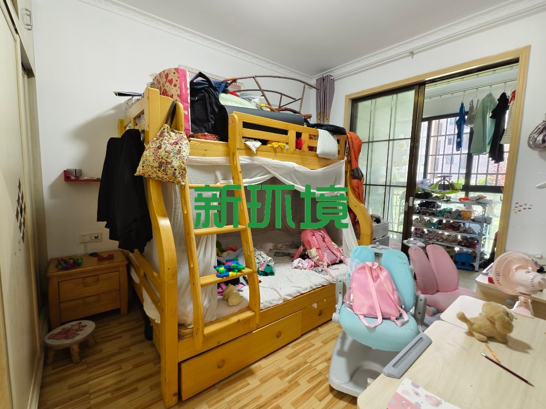 丽景天下一期  3室2厅2卫   66.80万客厅