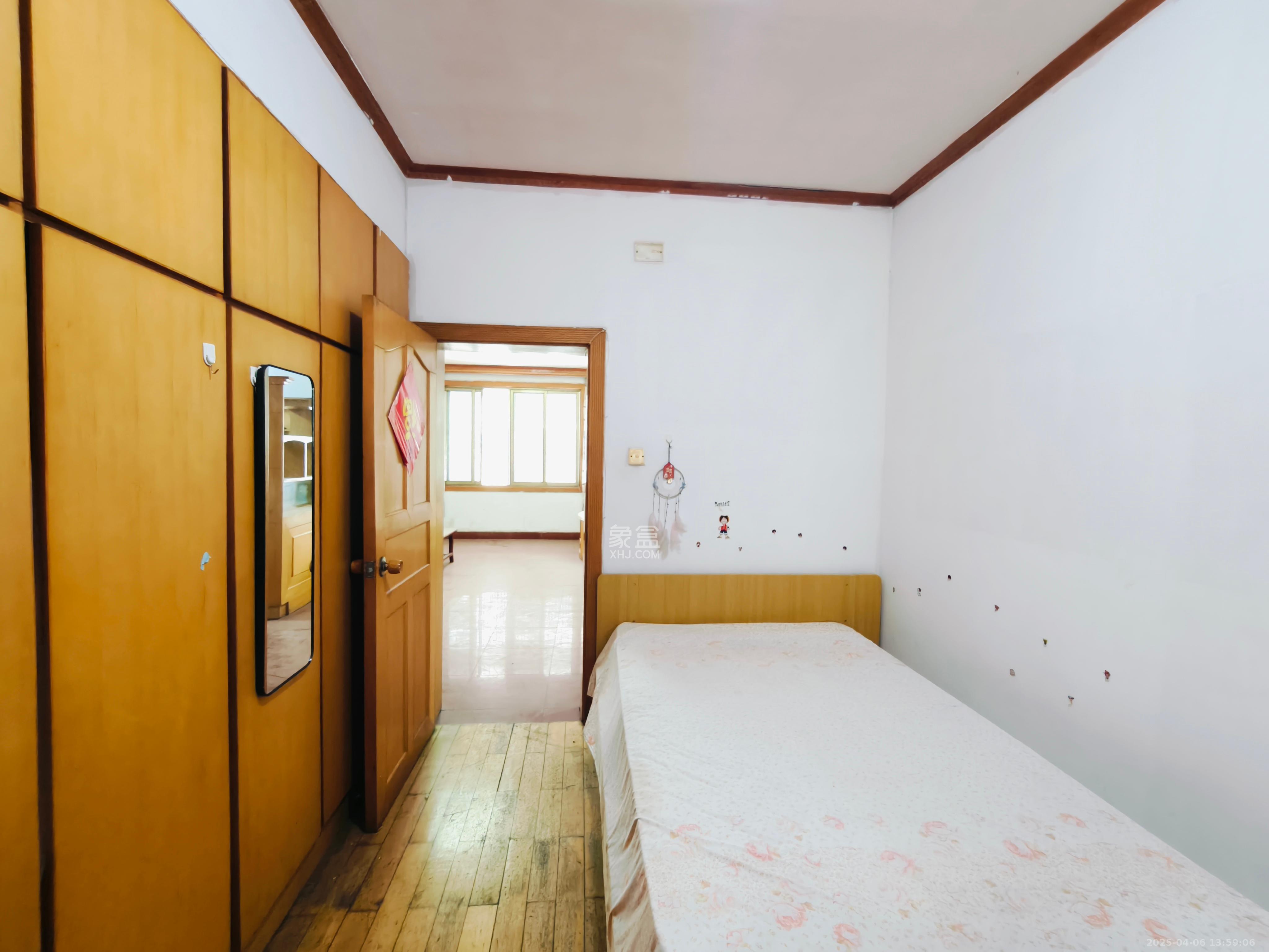 老地税四分局  3室2厅2卫   2600.00元/月室内图