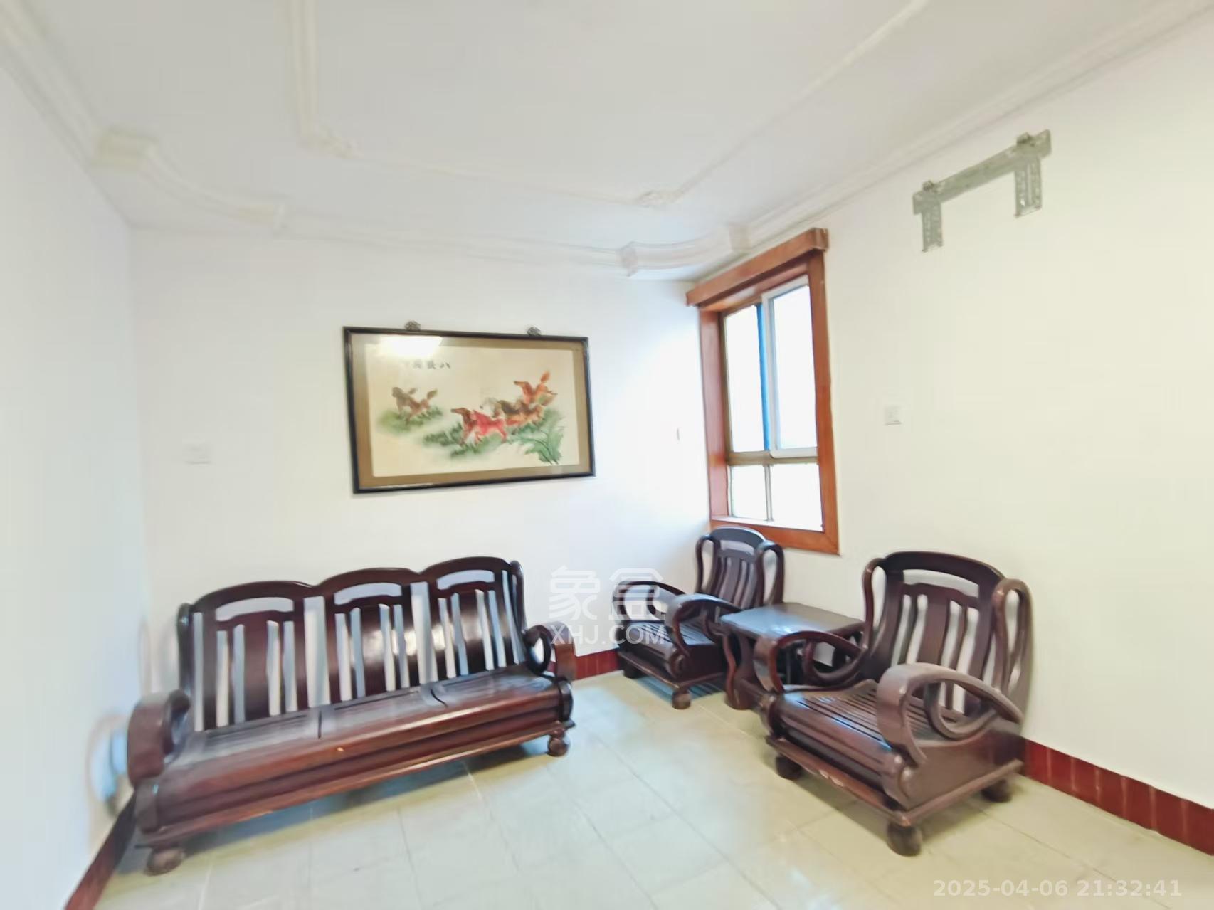 向韶村  2室1厅1卫    1600.0元/月室内图