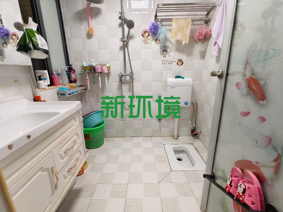 丽景天下一期  3室2厅2卫   66.80万客厅