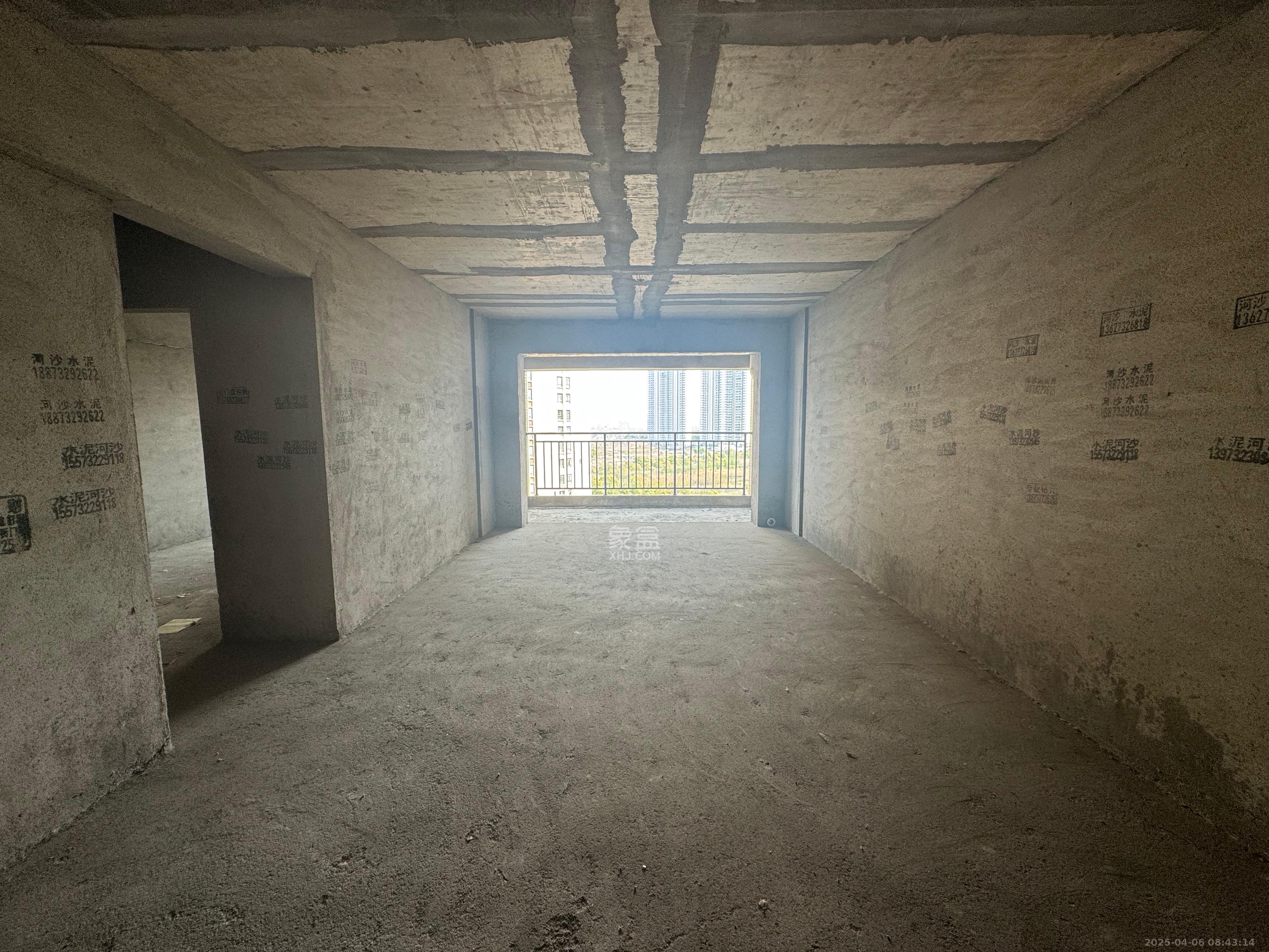 骏景豪庭  3室2厅2卫    53.8万 骏景豪庭  3室2厅2卫    53.8万客厅