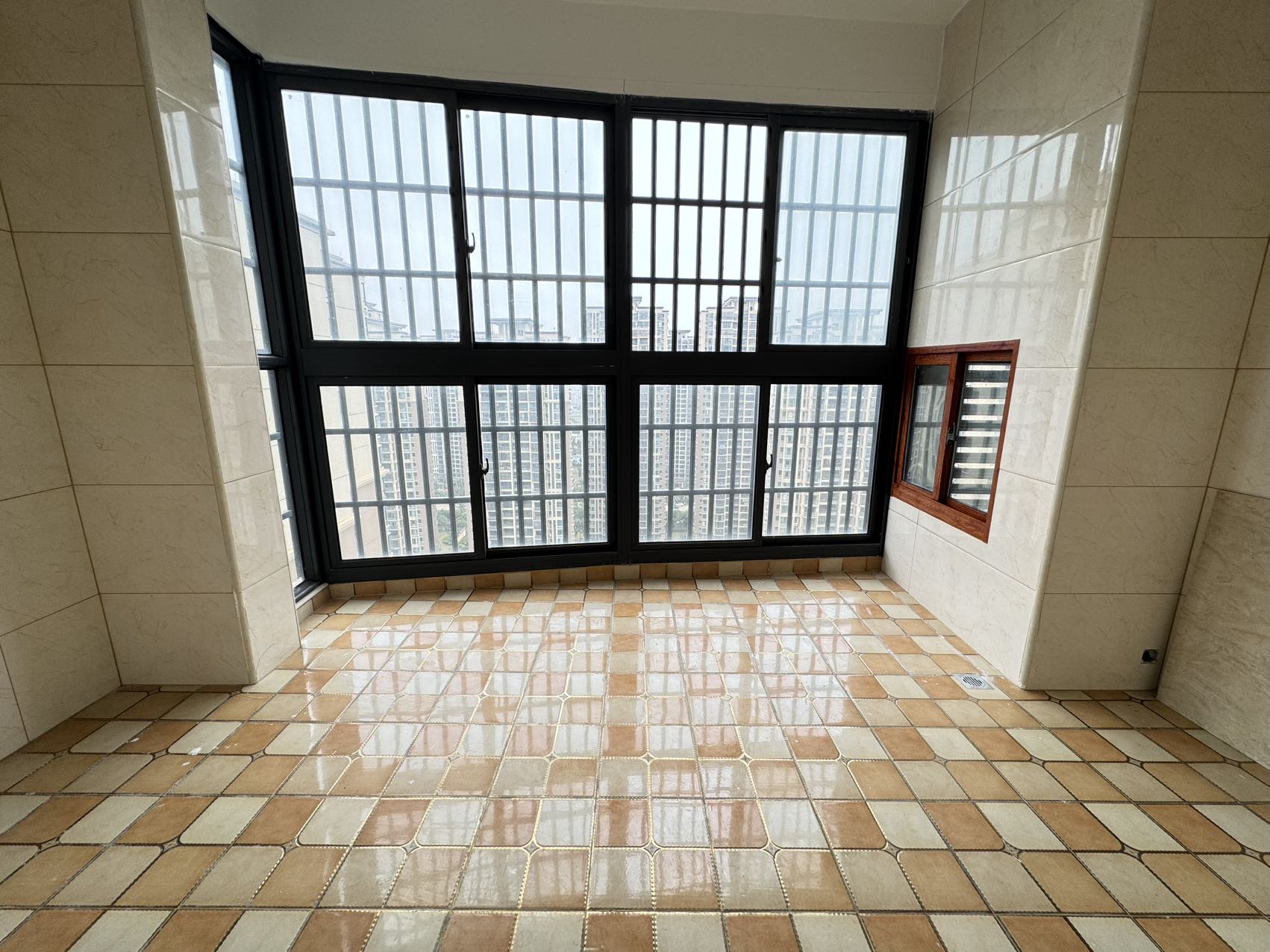 五源河公寓B区 3室2厅2卫 185.0万 五源河公寓B区 3室2厅2卫 185.0万室内图