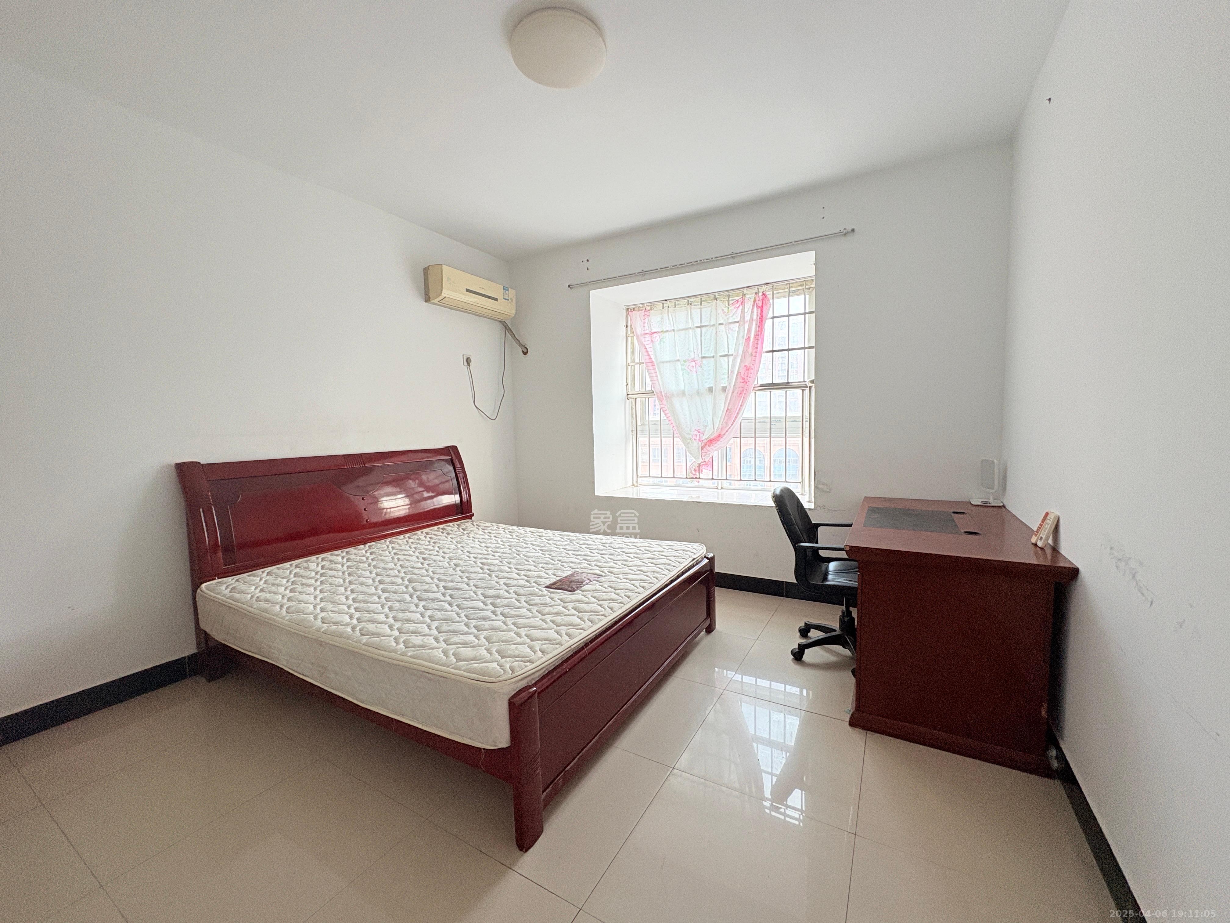 明天一城 1室2厅1卫 1350.0元/月 明天一城 1室2厅1卫 1350.0元/月室内图