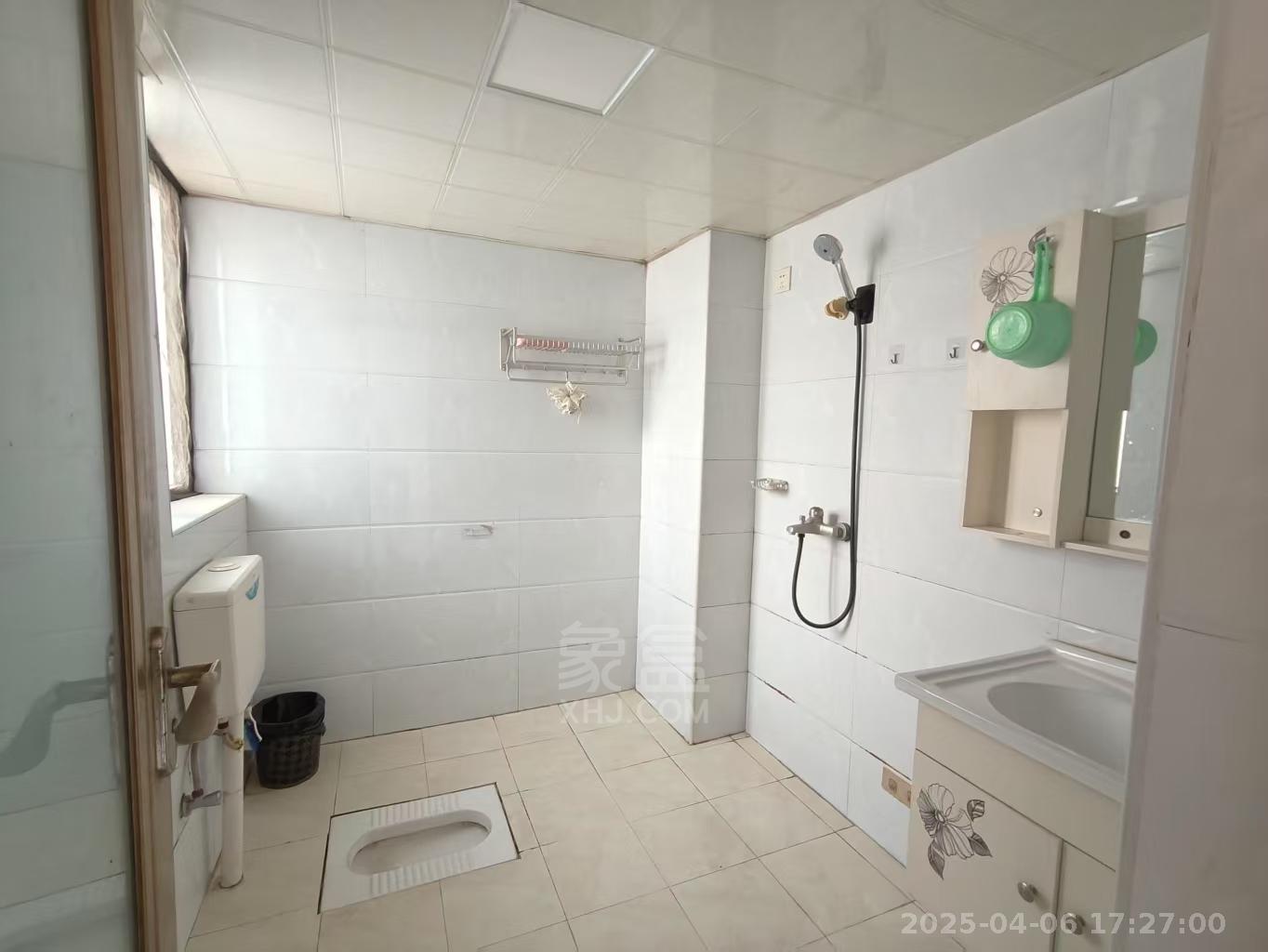 恒瑞雅园 2室2厅1卫 1600.0元/月 恒瑞雅园 2室2厅1卫 1600.0元/月室内图