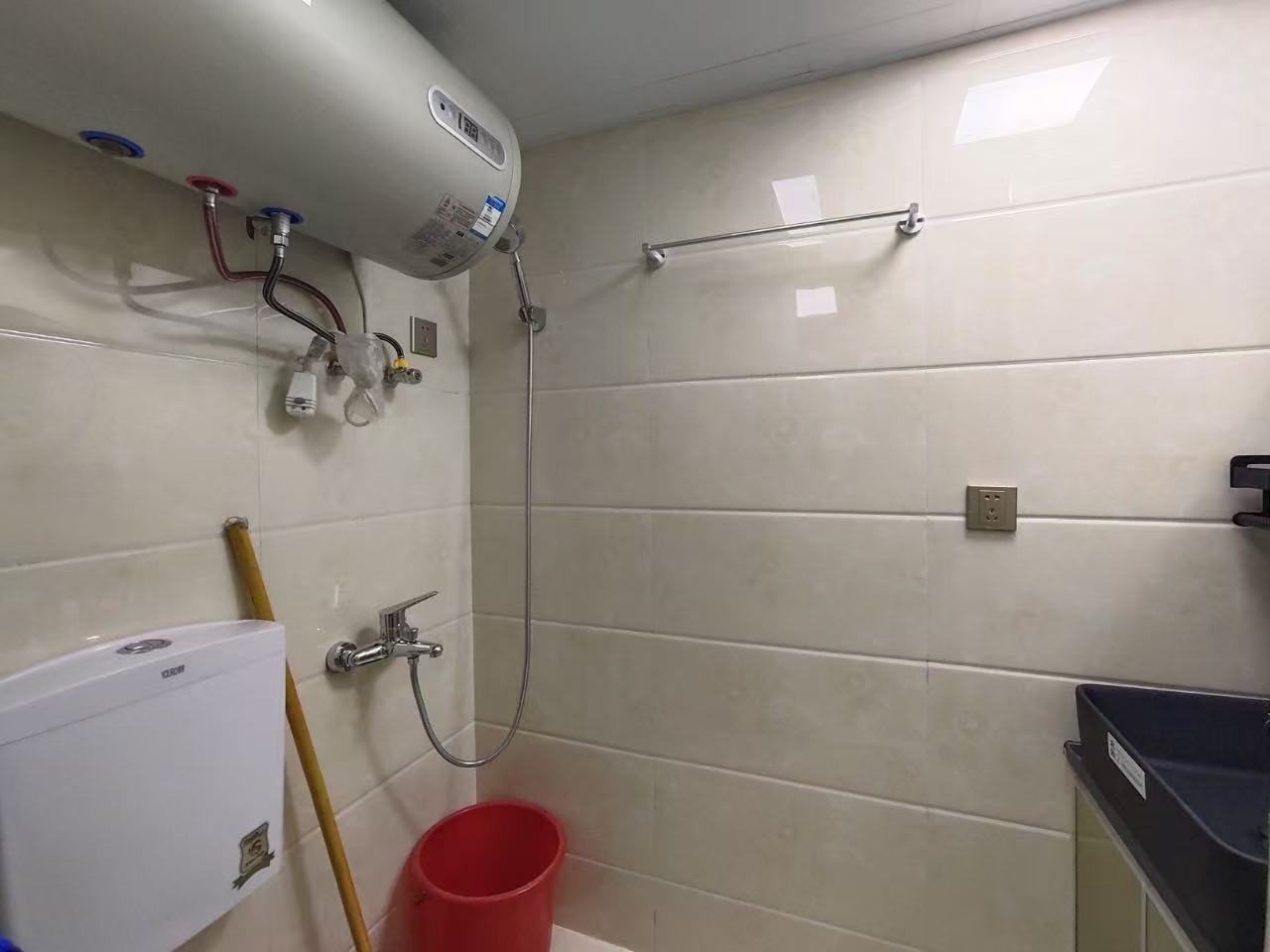 佳源罗马都市 1室1厅1卫 1350.0元/月 佳源罗马都市 1室1厅1卫 1350.0元/月室内图