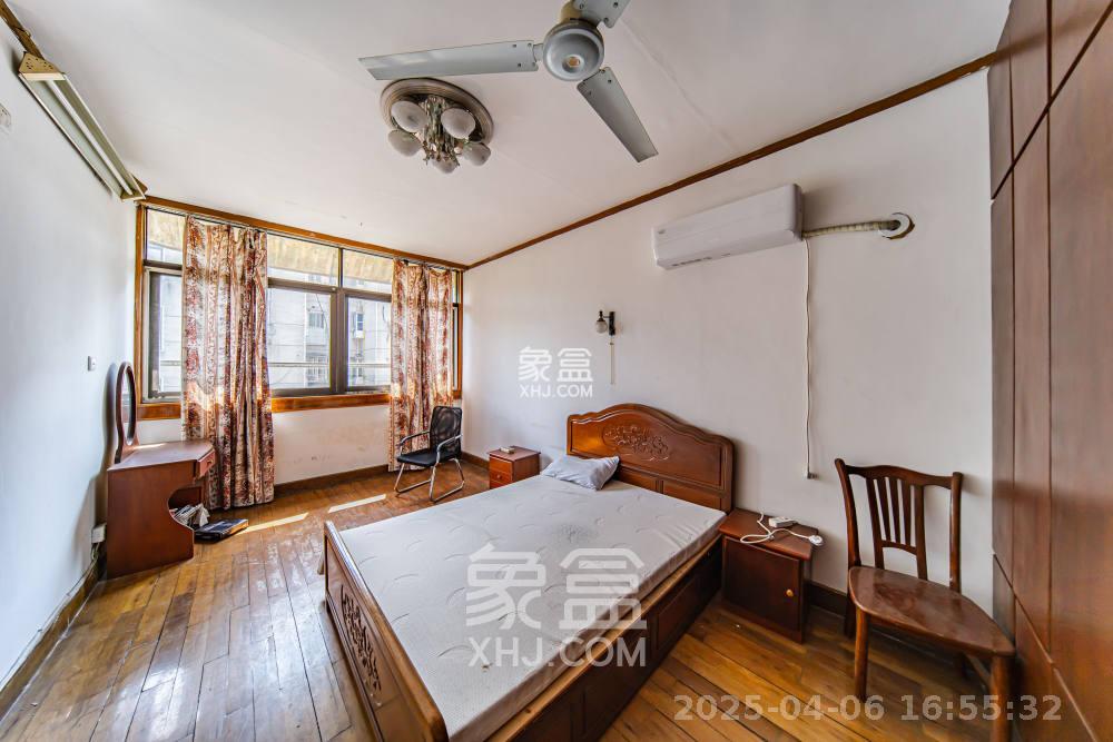 中南大学南校区  3室2厅1卫   1900.00元/月室内图