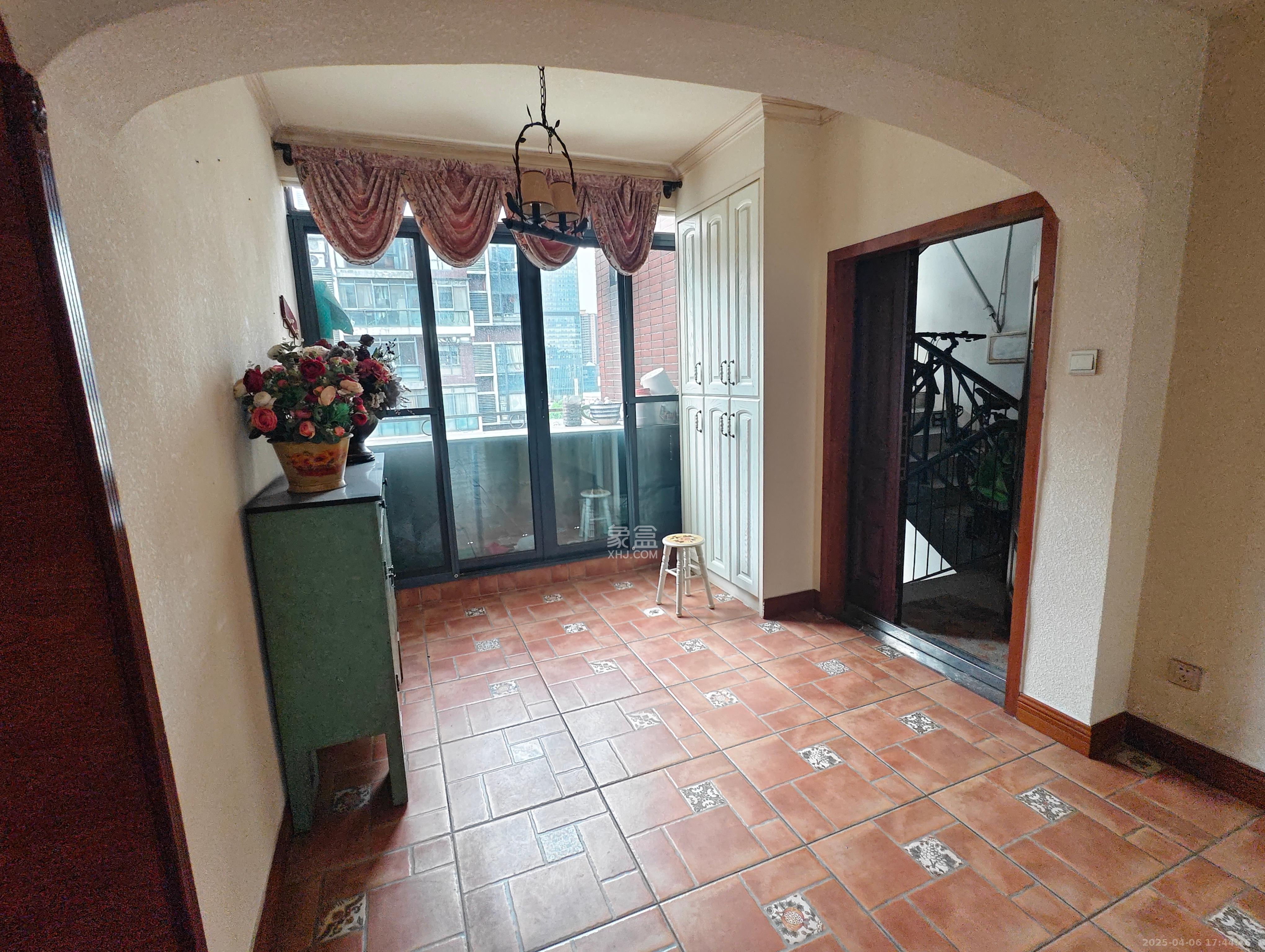 茂华国际湘 3室2厅2卫 3800.0元/月 茂华国际湘 3室2厅2卫 3800.0元/月室内图