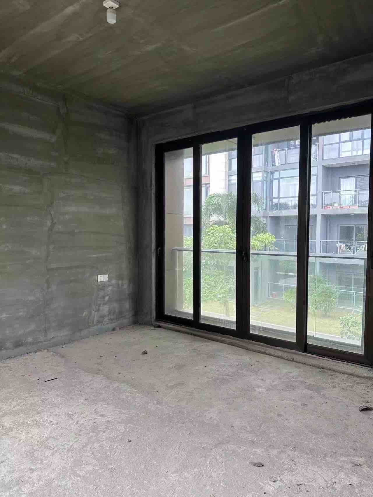 观澜湖观邸二期  4室2厅3卫   350.00万客厅