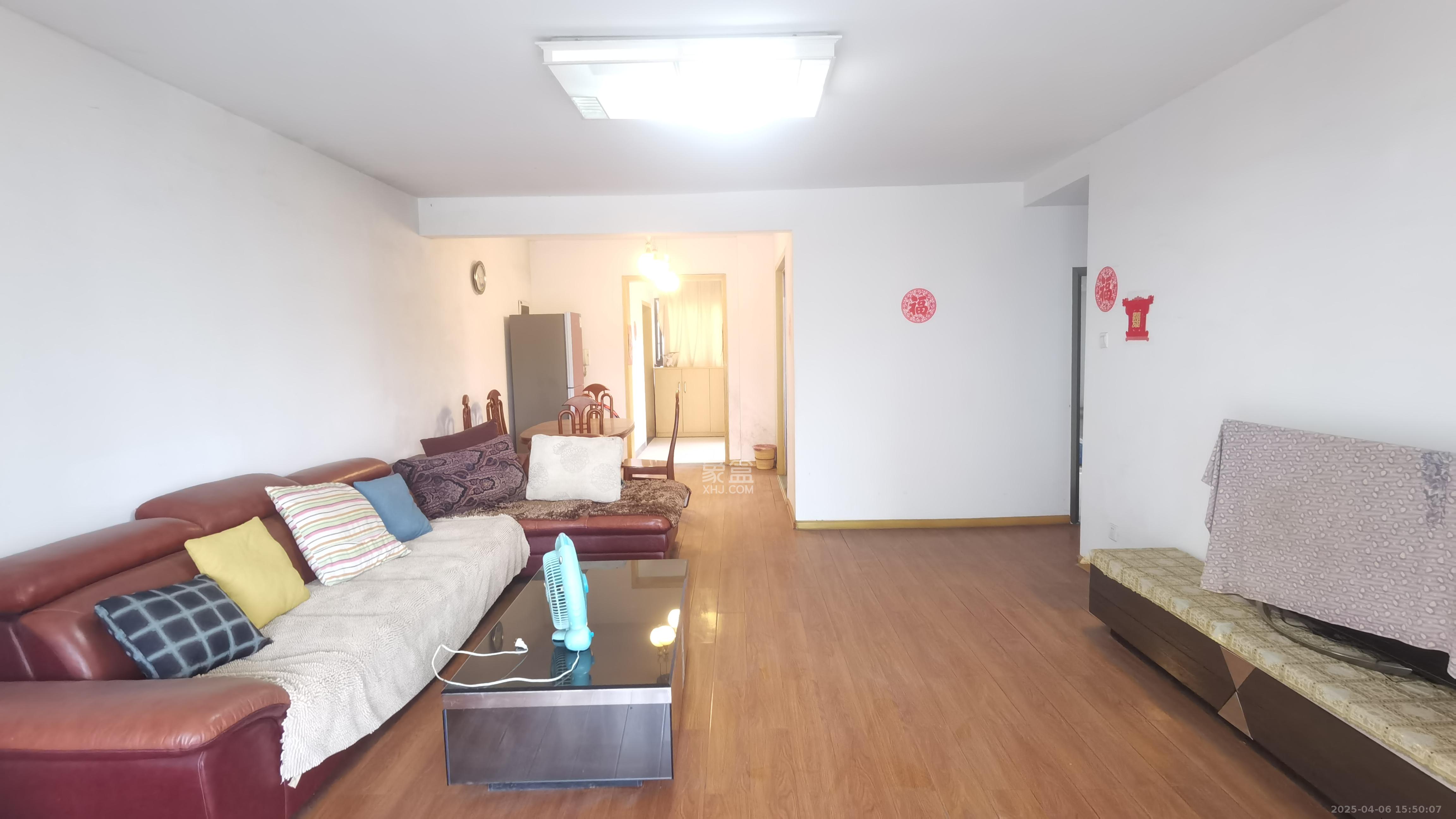 清政园(青政家园) 3室2厅2卫 2300.0元/月 清政园(青政家园) 3室2厅2卫 2300.0元/月室内图