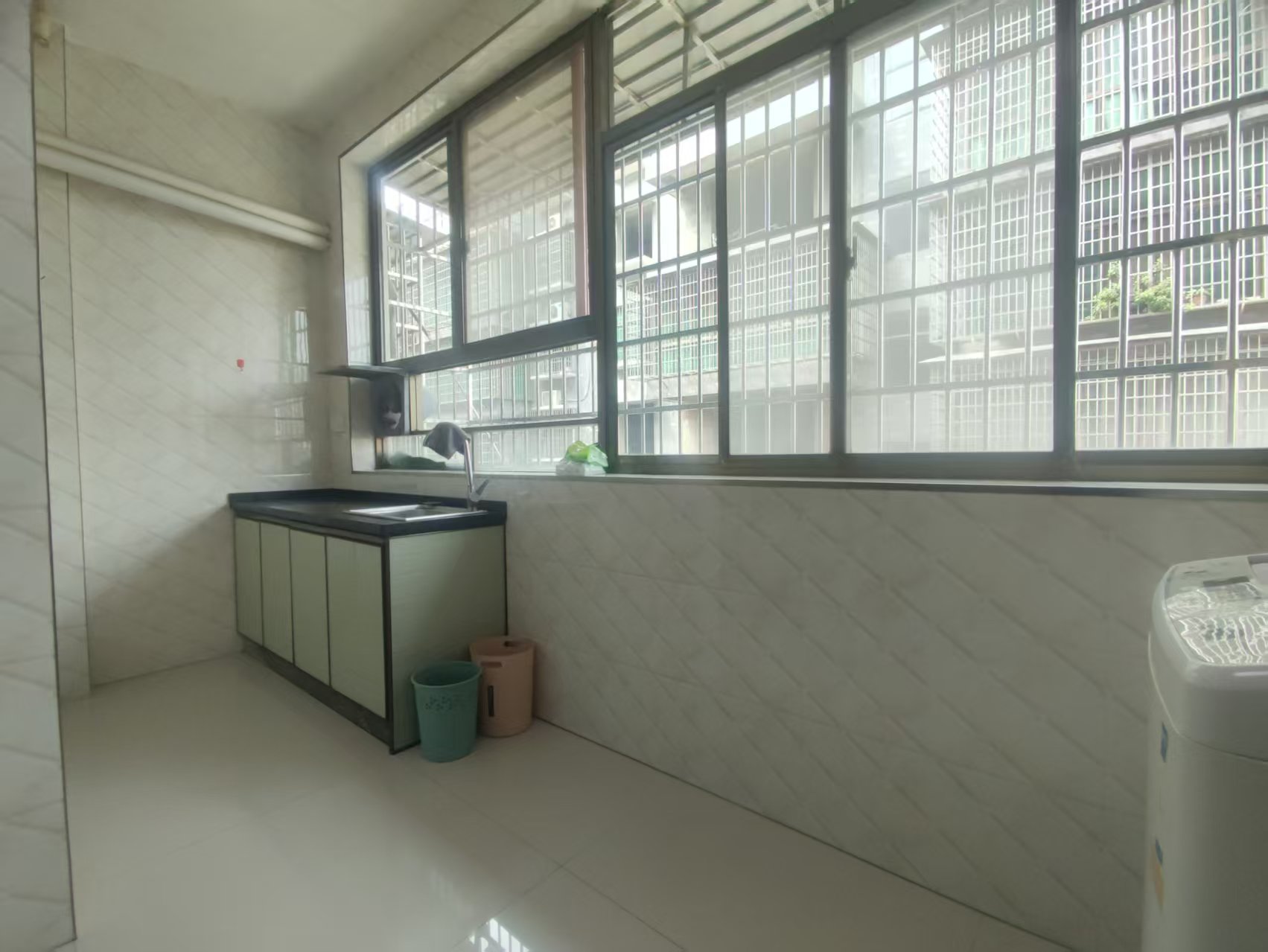 金塘小区  1室1厅1卫    850.0元/月 金塘小区  1室1厅1卫    850.0元/月室内图