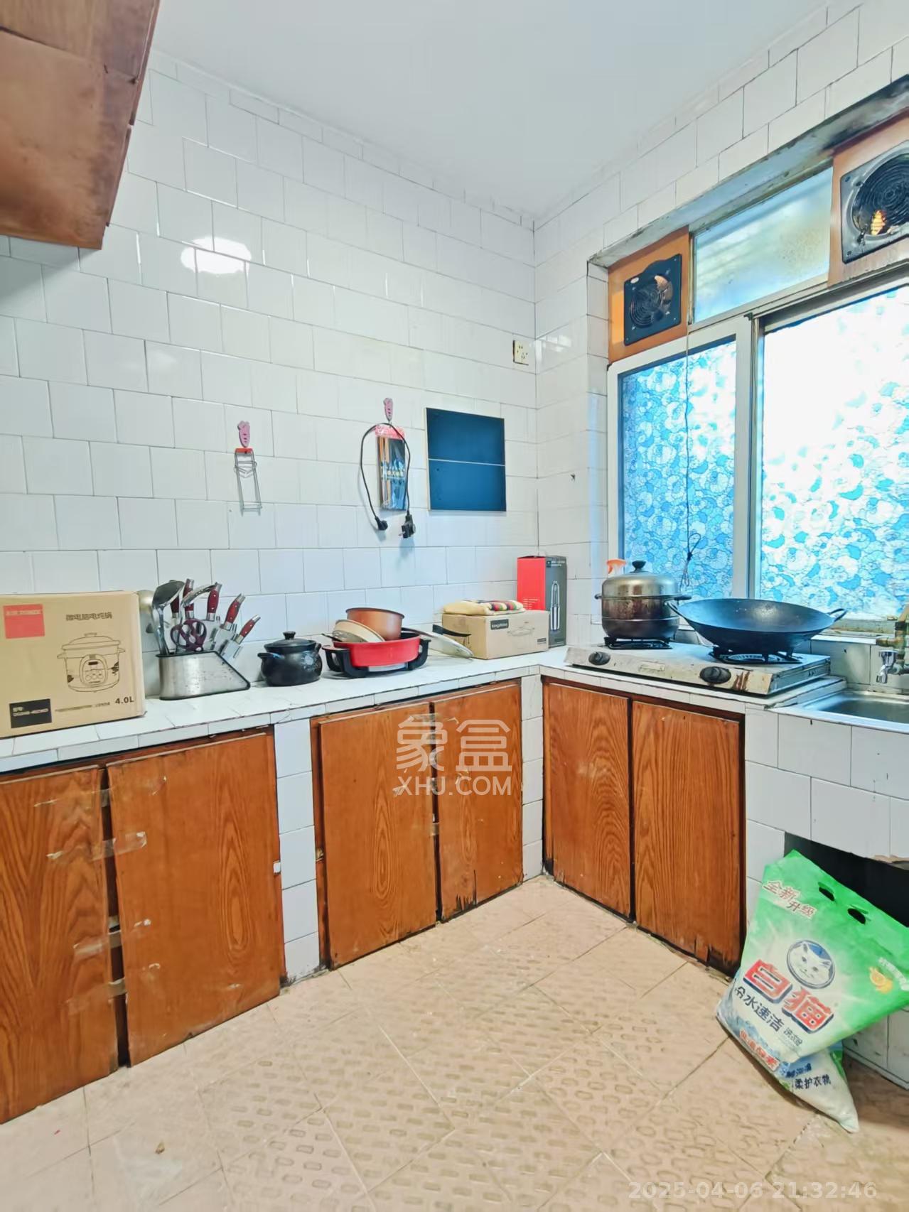 向韶村 2室1厅1卫 1600.0元/月 向韶村 2室1厅1卫 1600.0元/月室内图