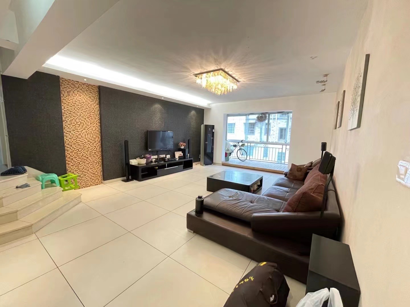 阳光花苑 3室2厅1卫 1300.0元/月 阳光花苑 3室2厅1卫 1300.0元/月室内图