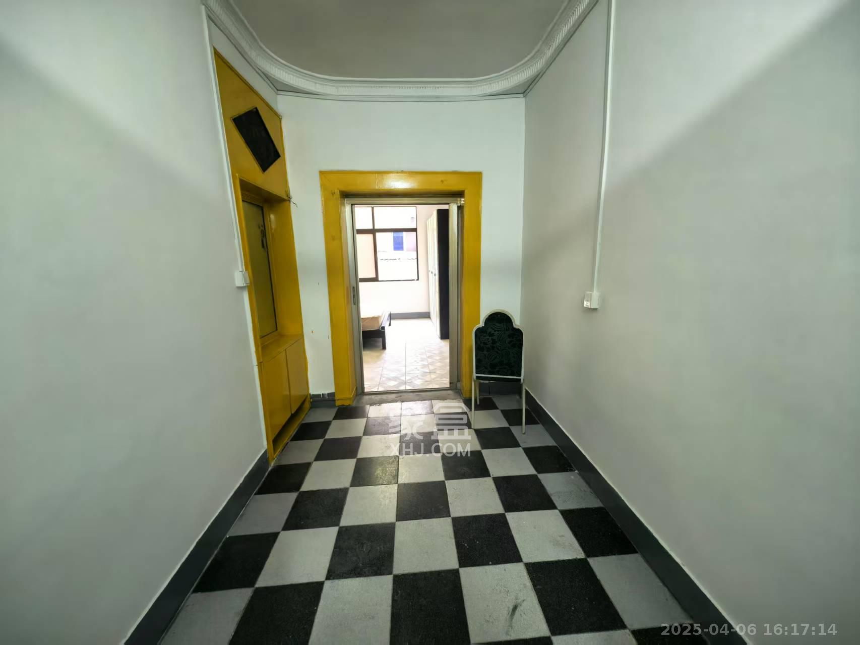 通泰街散盘 4室2厅3卫 3000.0元/月 通泰街散盘 4室2厅3卫 3000.0元/月室内图