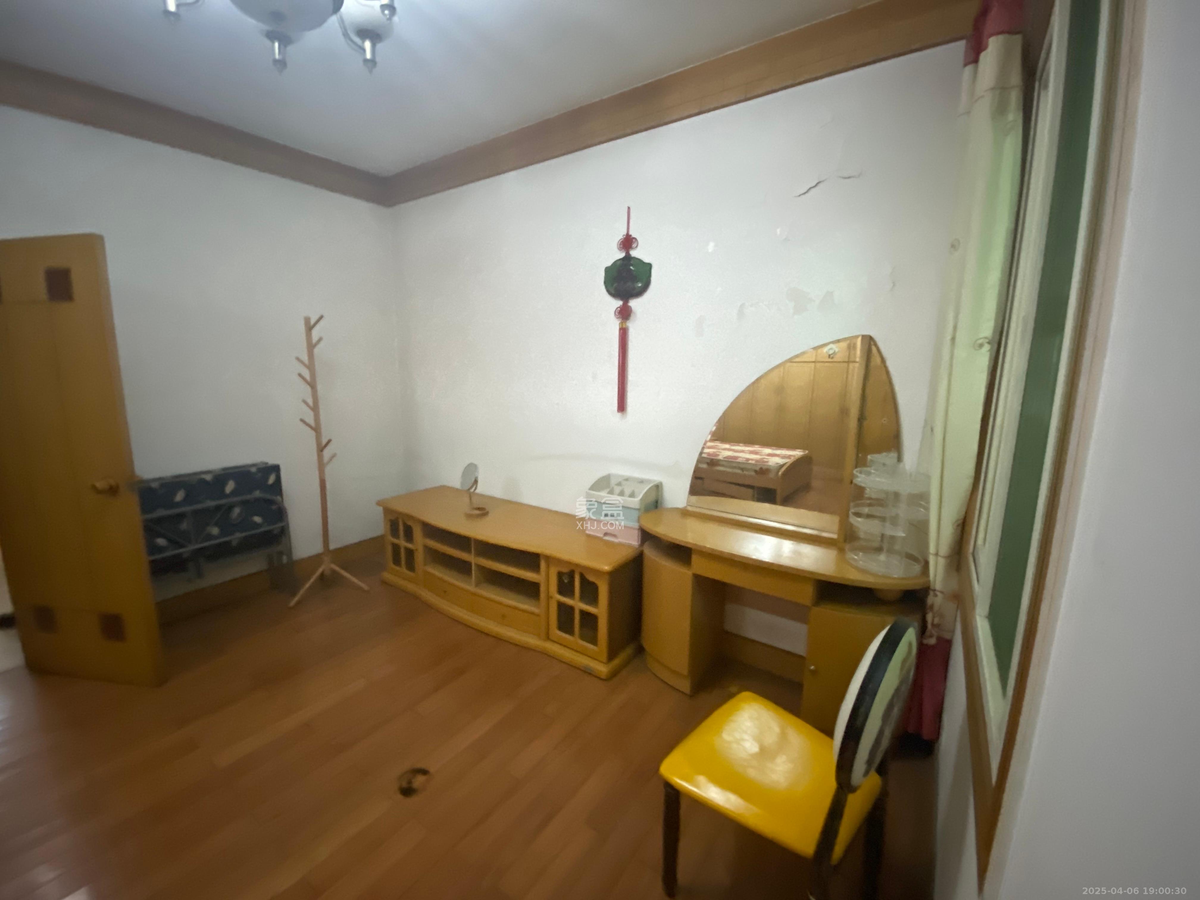 桔园小区1-8片 2室1厅1卫 1300.0元/月 桔园小区1-8片 2室1厅1卫 1300.0元/月室内图