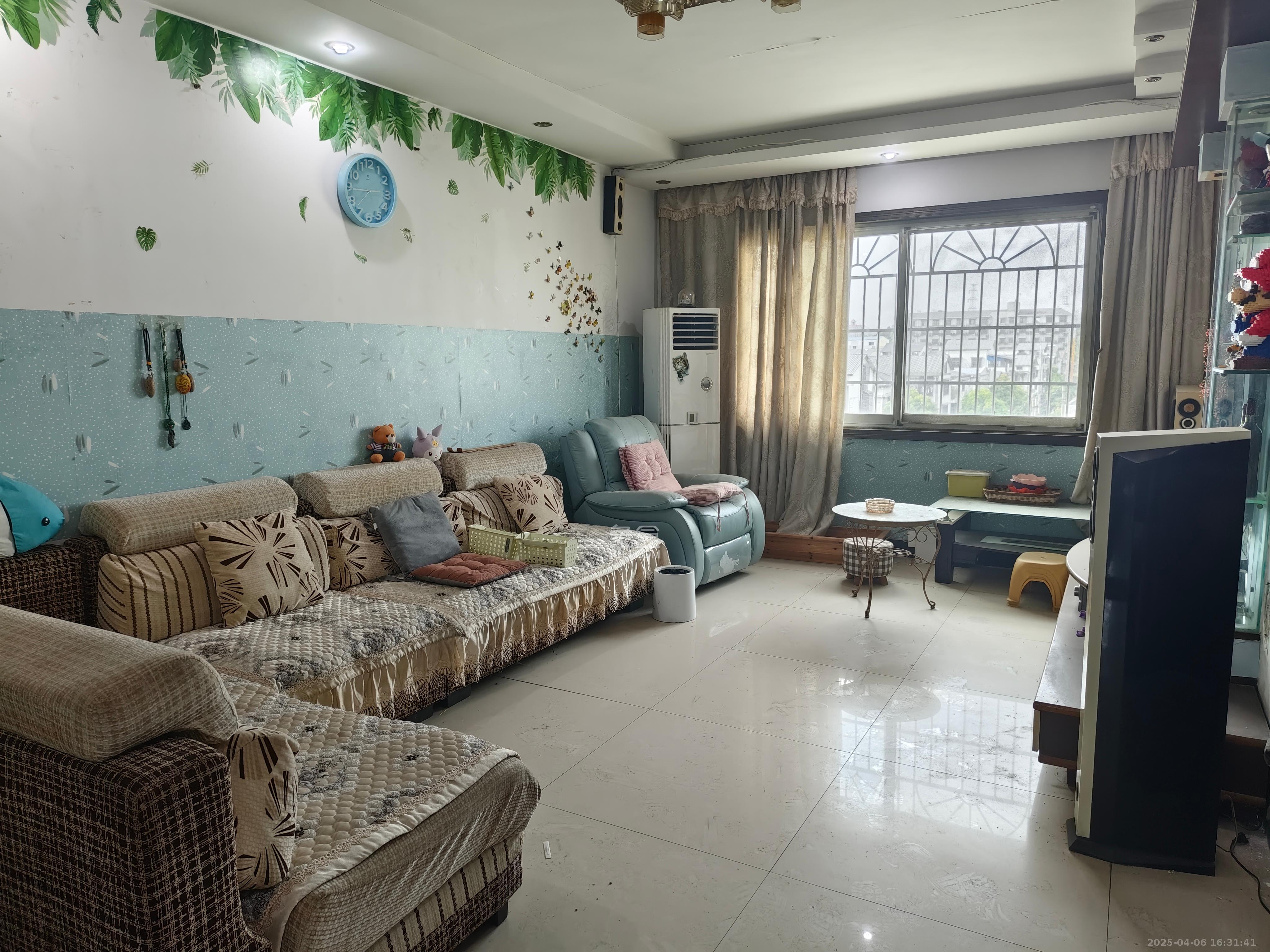 长沙县物资局宿舍  2室2厅1卫    1150.0元/月 长沙县物资局宿舍  2室2厅1卫    1150.0元/月室内图