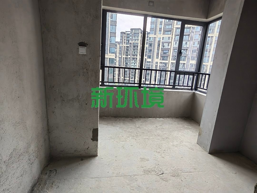 中建凤栖台  4室2厅2卫   58.50万客厅