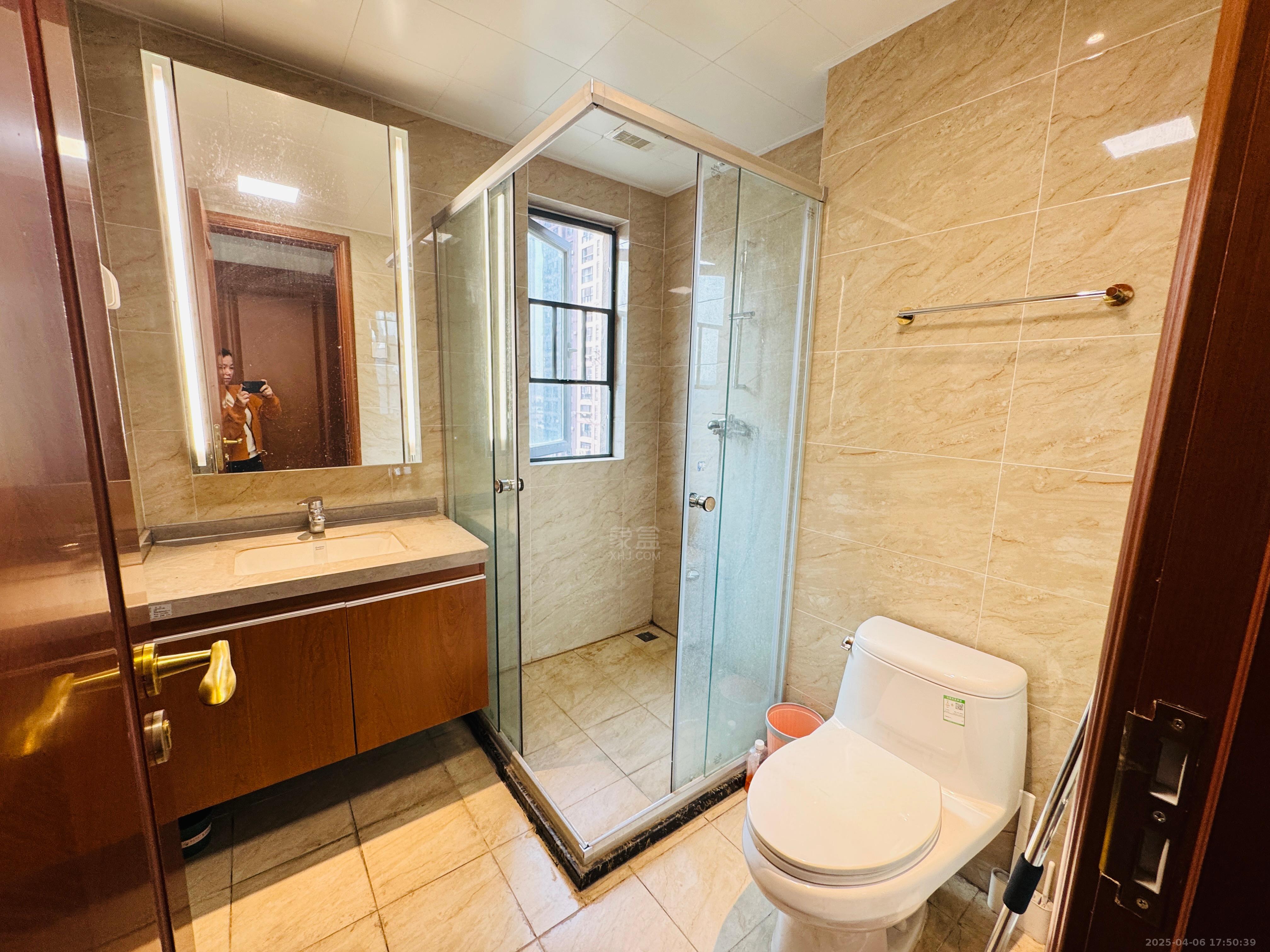 恒大华府 3室2厅1卫 2300.0元/月 恒大华府 3室2厅1卫 2300.0元/月室内图