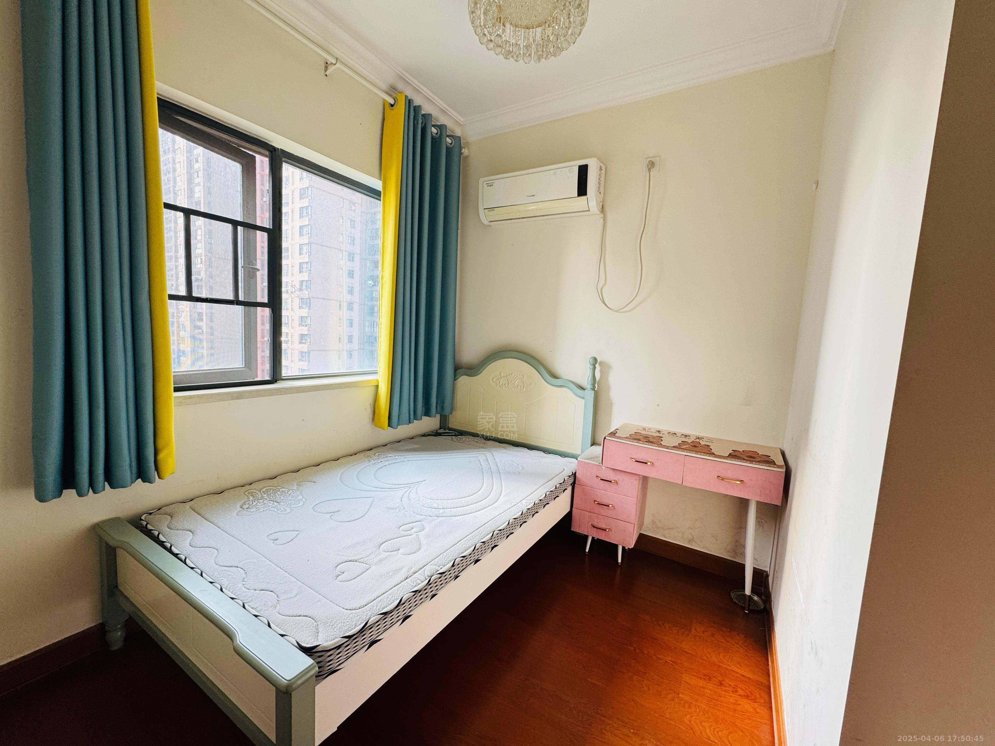 恒大华府 3室2厅1卫 2300.0元/月 恒大华府 3室2厅1卫 2300.0元/月室内图