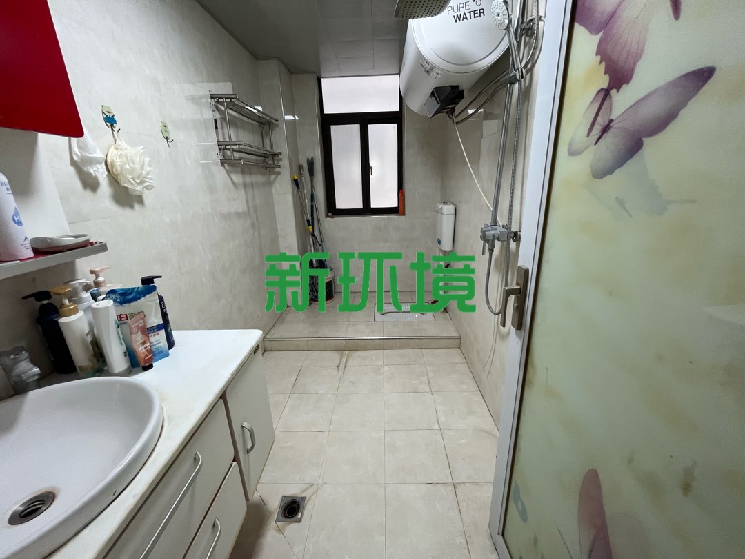 鼎泰逸景园  4室2厅2卫   86.00万客厅