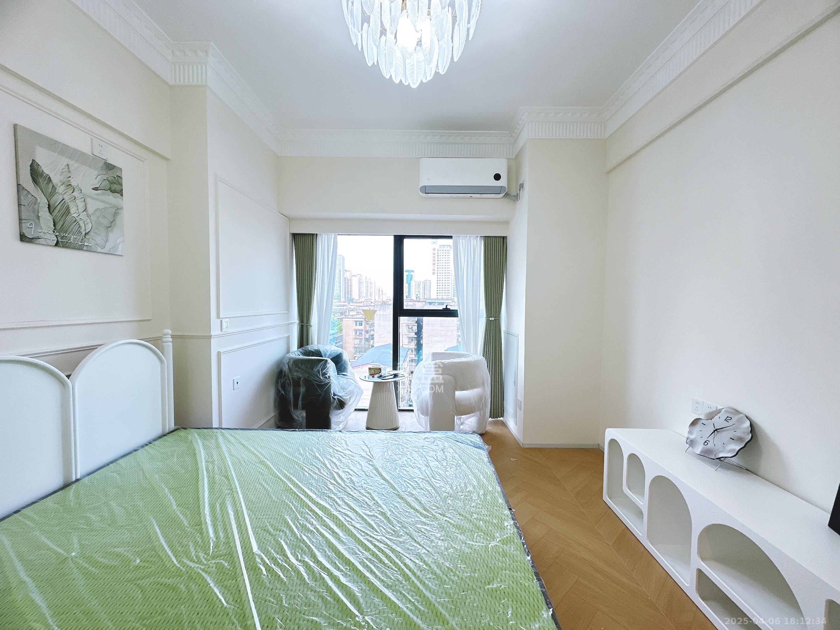 华润置地中心  1室1厅1卫    2600.0元/月 华润置地中心  1室1厅1卫    2600.0元/月室内图