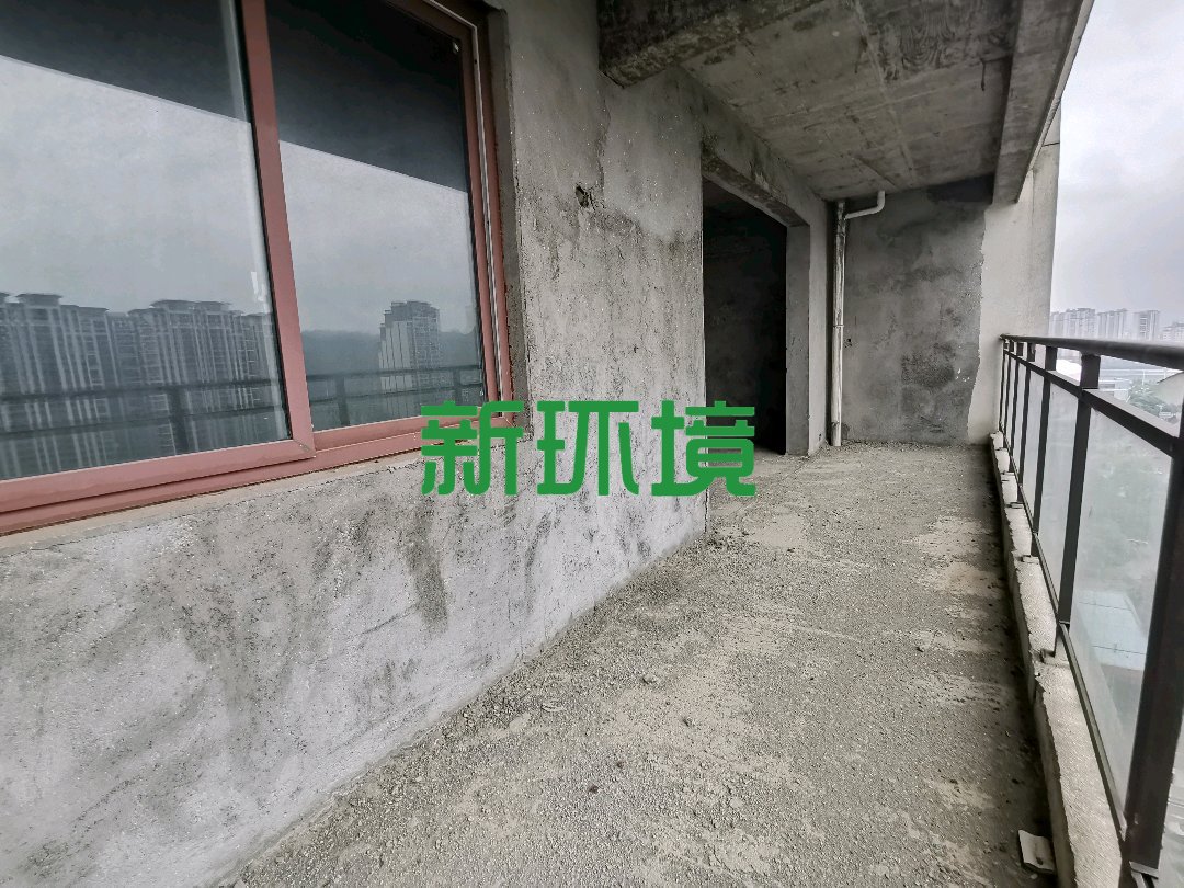 都市金苑  4室2厅2卫   75.80万客厅