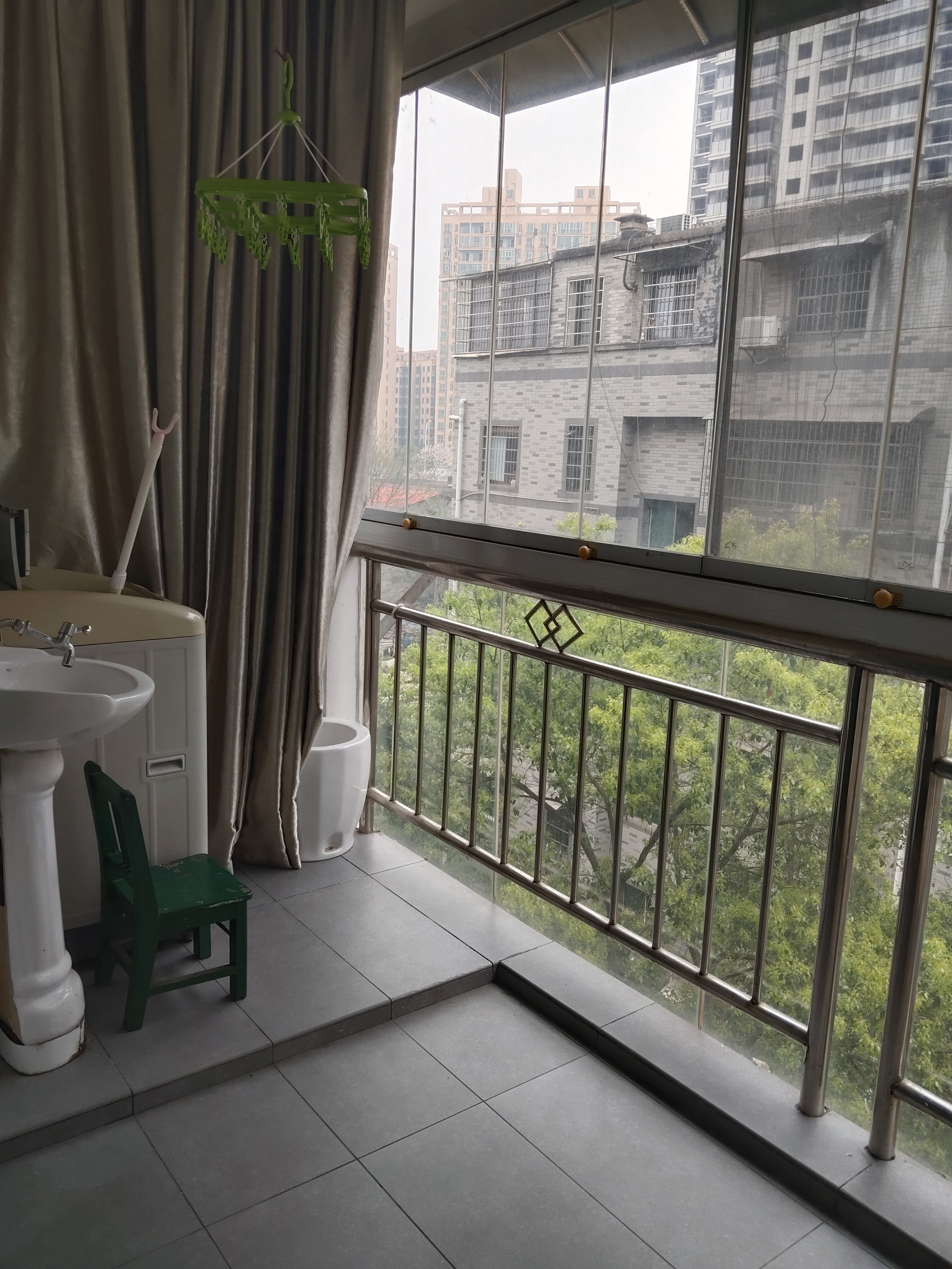 阳光花苑 3室2厅1卫 1300.0元/月 阳光花苑 3室2厅1卫 1300.0元/月室内图