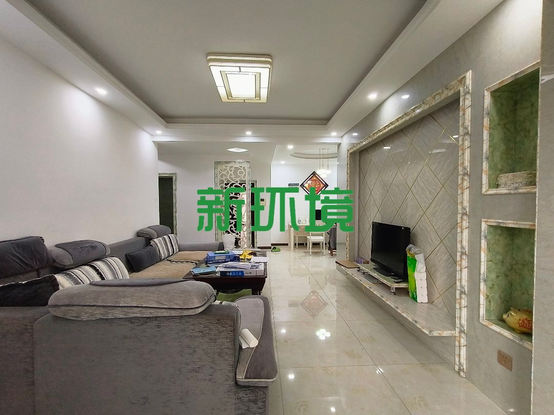 丽景天下一期  3室2厅2卫   78.00万客厅
