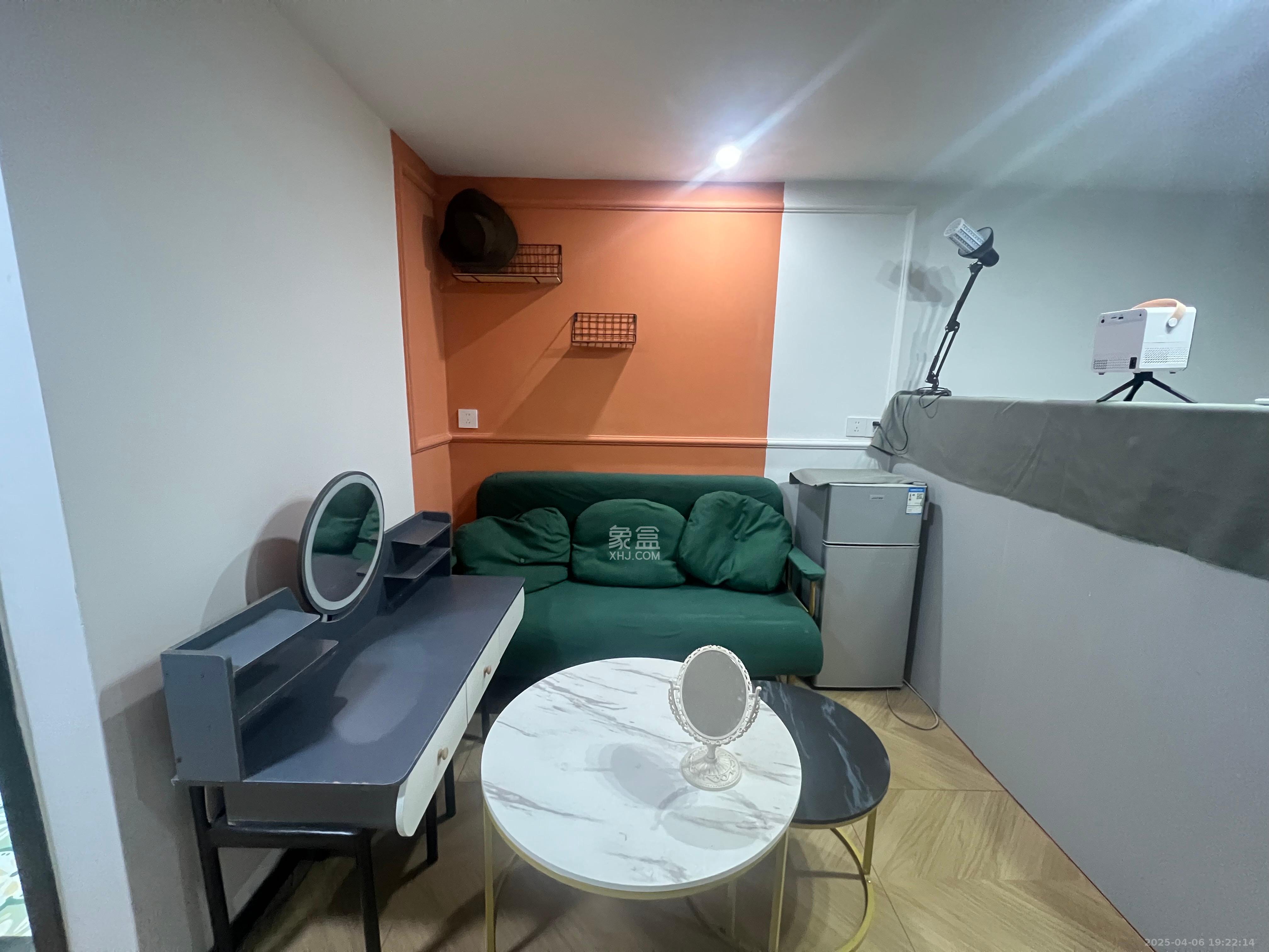 龙湖铂金岛  1室1厅1卫    1500.0元/月 龙湖铂金岛  1室1厅1卫    1500.0元/月室内图