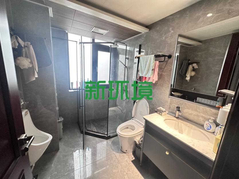 丽景天下二期  4室2厅2卫    123.0万客厅