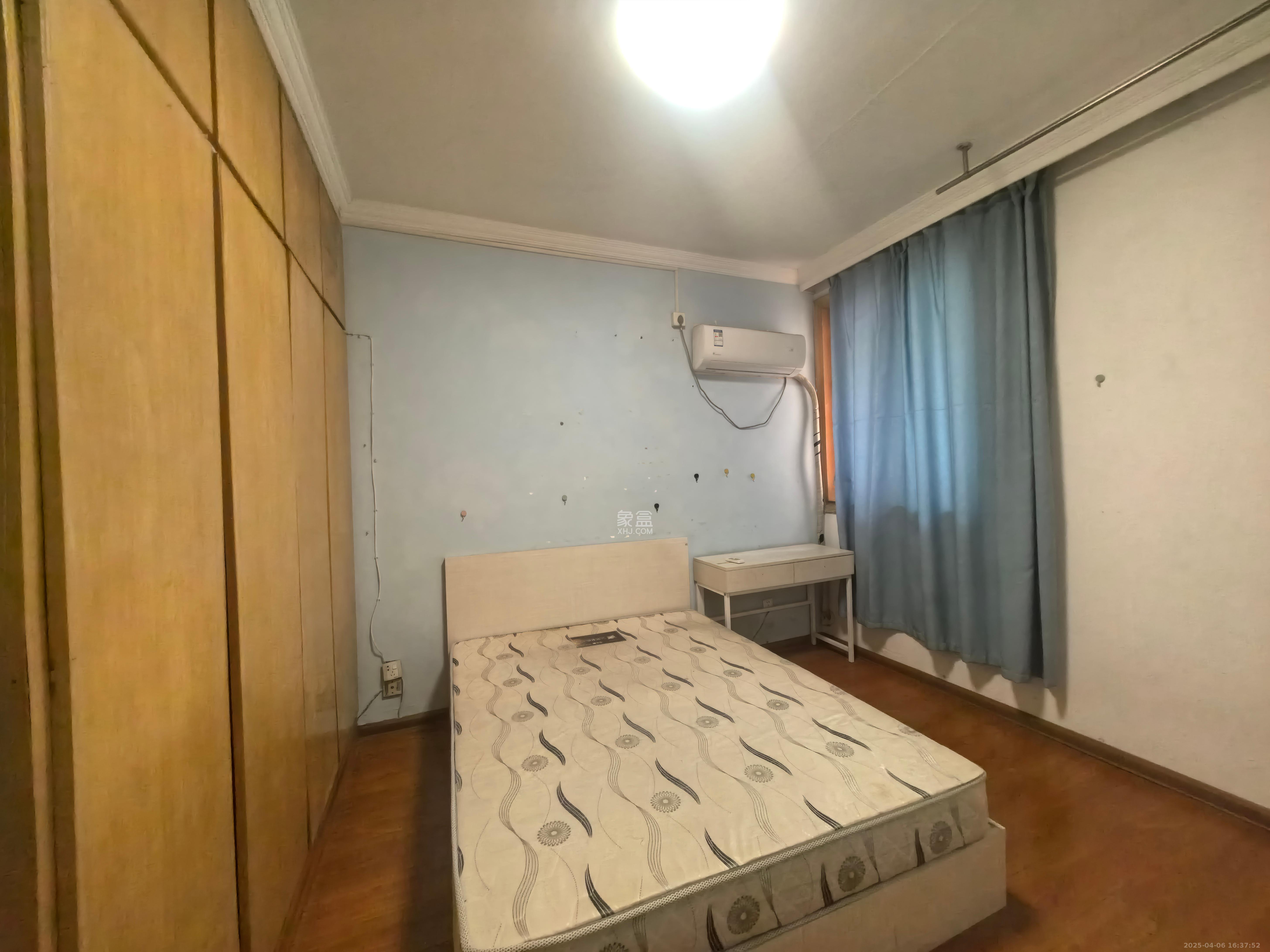 市建委宿舍  3室2厅2卫    2200.0元/月室内图