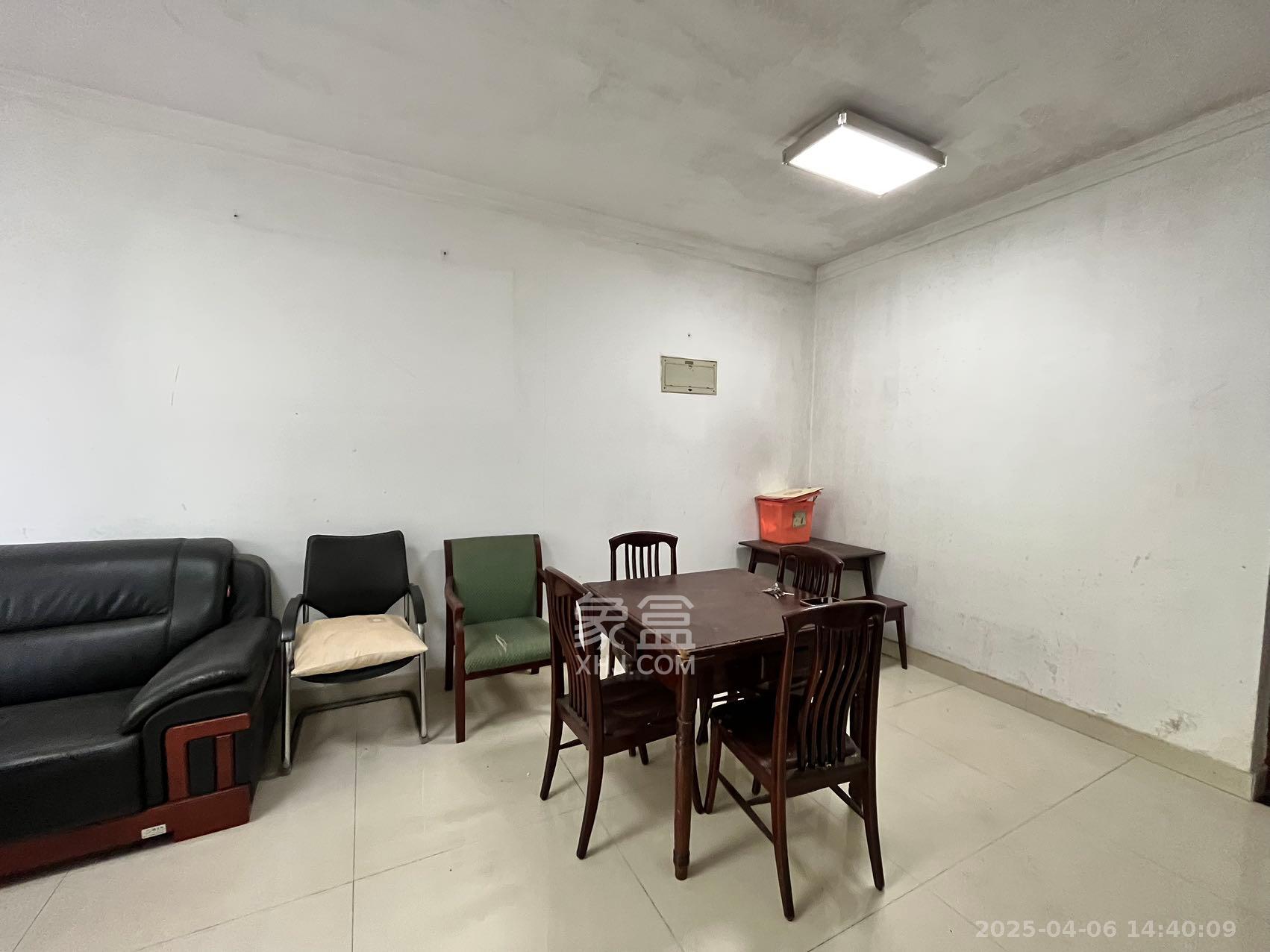 湘江世纪城赏江苑 2室2厅1卫 2000.0元/月 湘江世纪城赏江苑 2室2厅1卫 2000.0元/月室内图