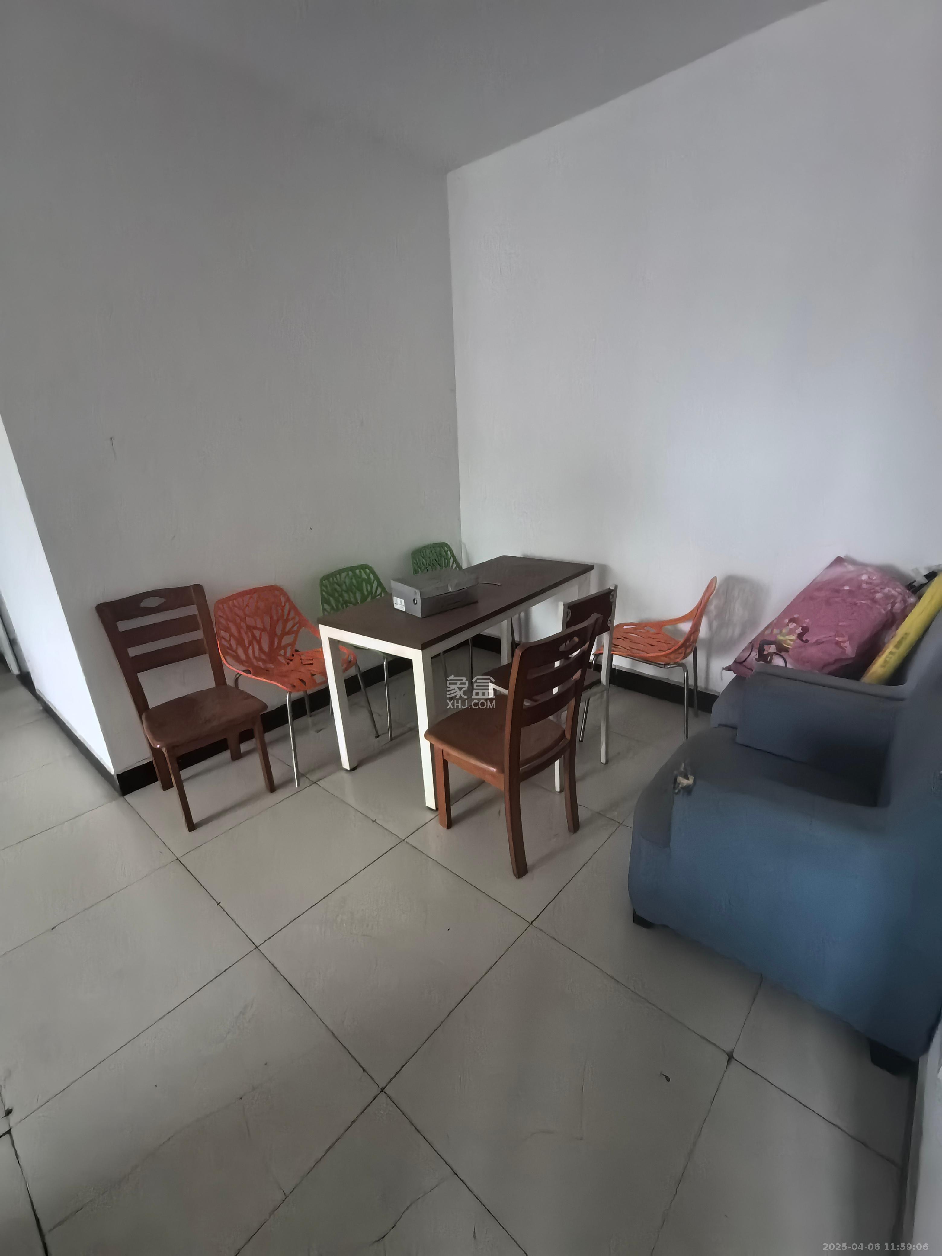 鑫远湘府逸园 4室2厅1卫 3000.0元/月 鑫远湘府逸园 4室2厅1卫 3000.0元/月室内图