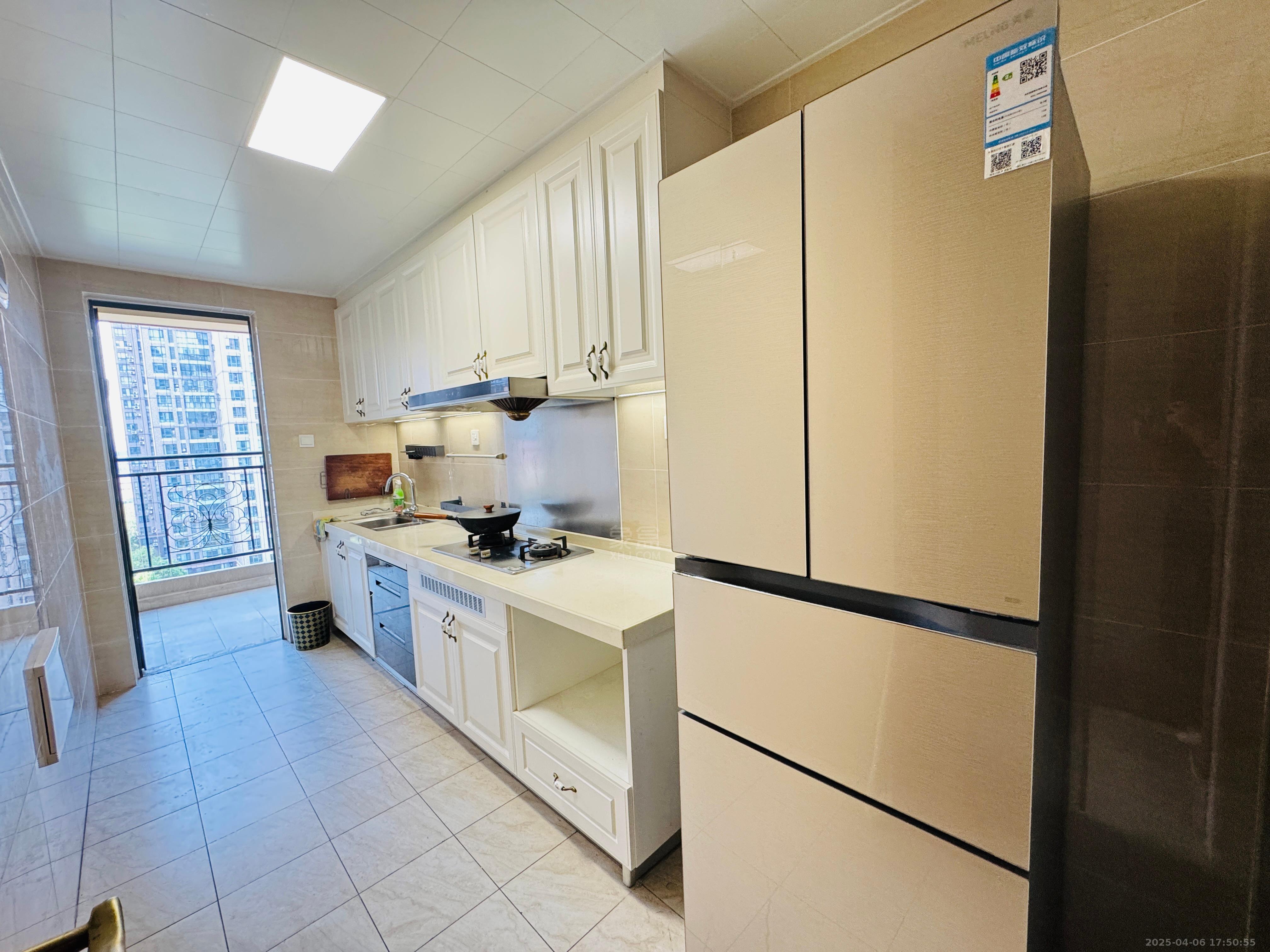 恒大华府 3室2厅1卫 2300.0元/月 恒大华府 3室2厅1卫 2300.0元/月室内图