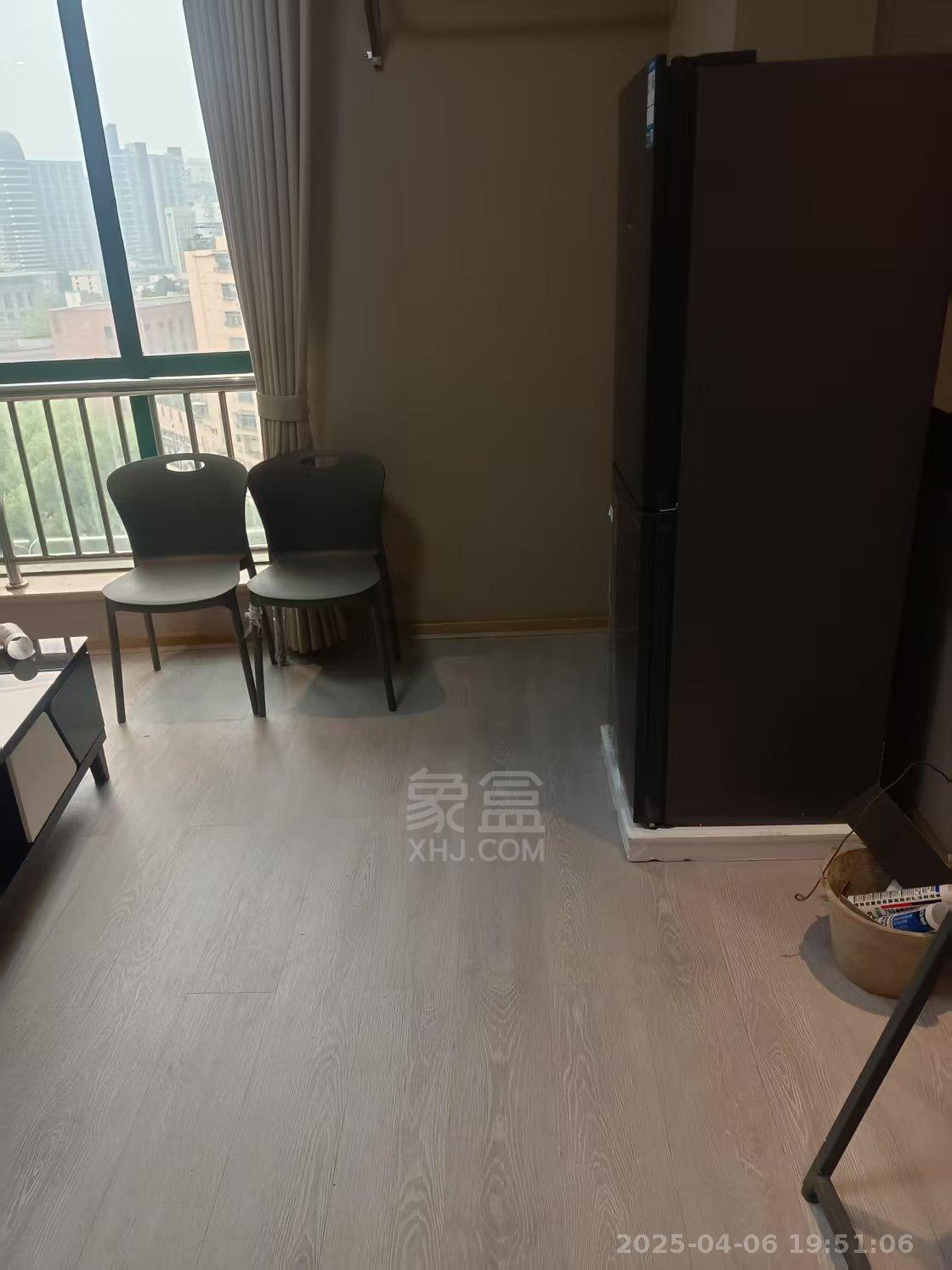 富华商业广场 1室1厅1卫 900.0元/月 富华商业广场 1室1厅1卫 900.0元/月室内图