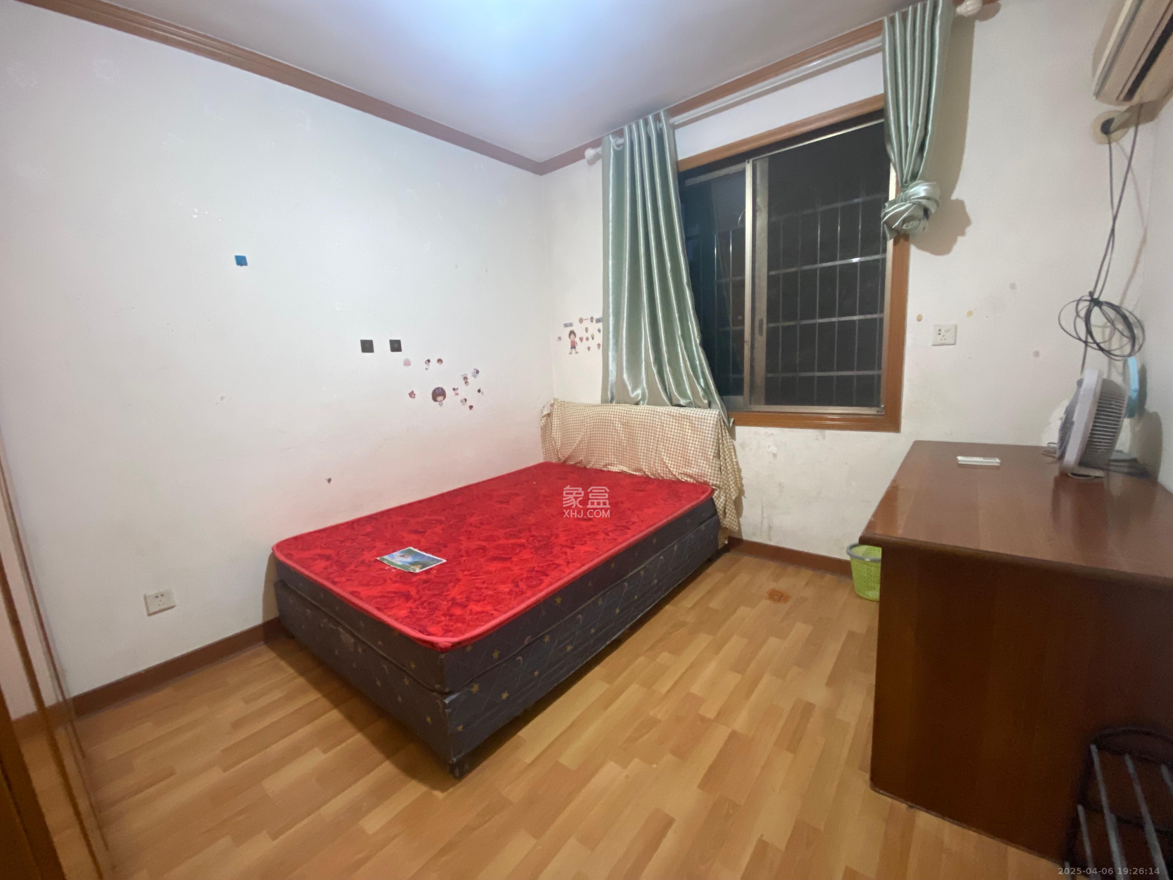 向东园社区(国税局宿舍) 3室2厅1卫 2000.0元/月 向东园社区(国税局宿舍) 3室2厅1卫 2000.0元/月室内图