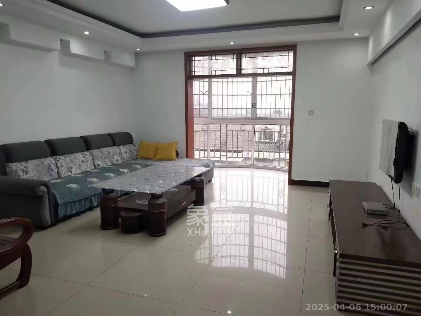 金峰小区北院(七里营社区)  3室2厅1卫    2200.0元/月 金峰小区北院(七里营社区)  3室2厅1卫    2200.0元/月室内图1