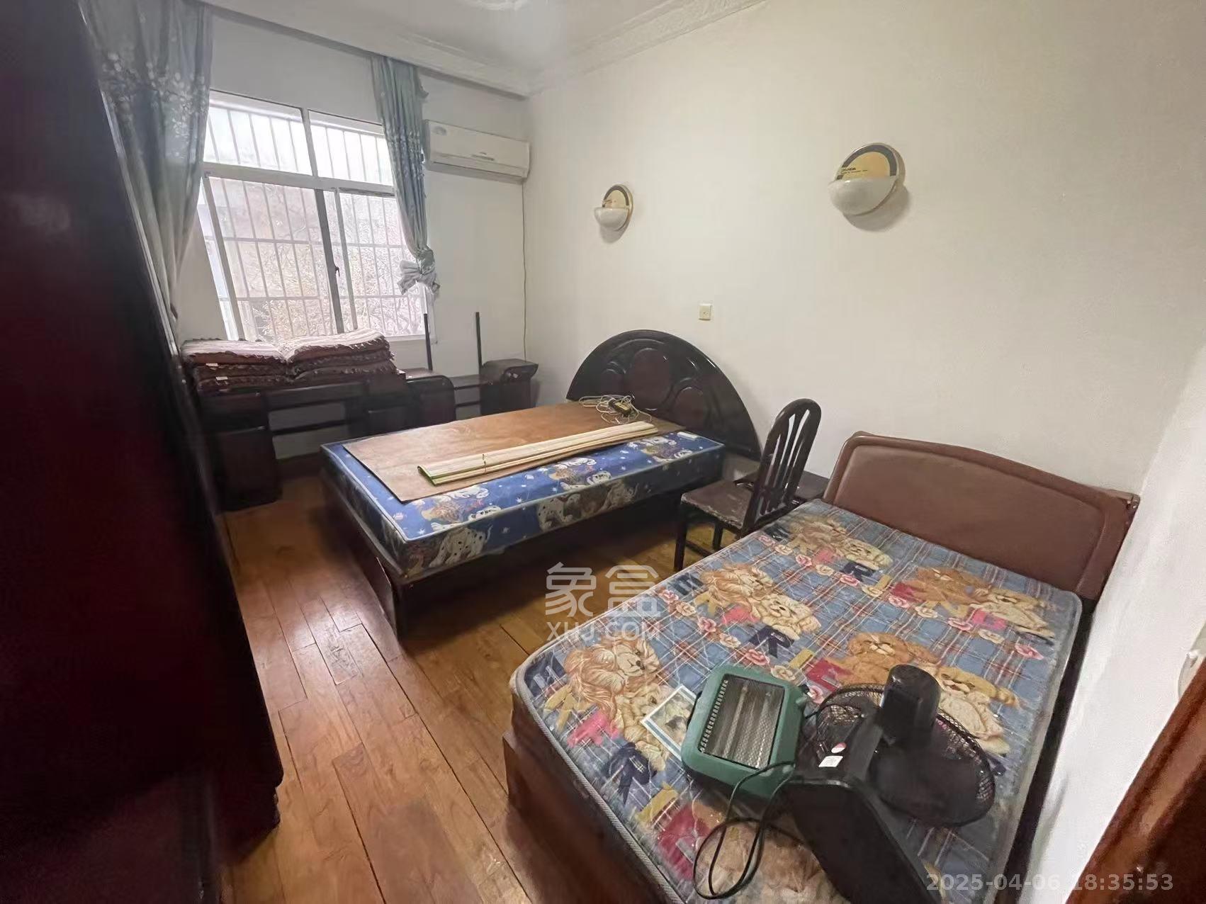 周南中学宿舍 3室1厅1卫 1600.0元/月 周南中学宿舍 3室1厅1卫 1600.0元/月室内图