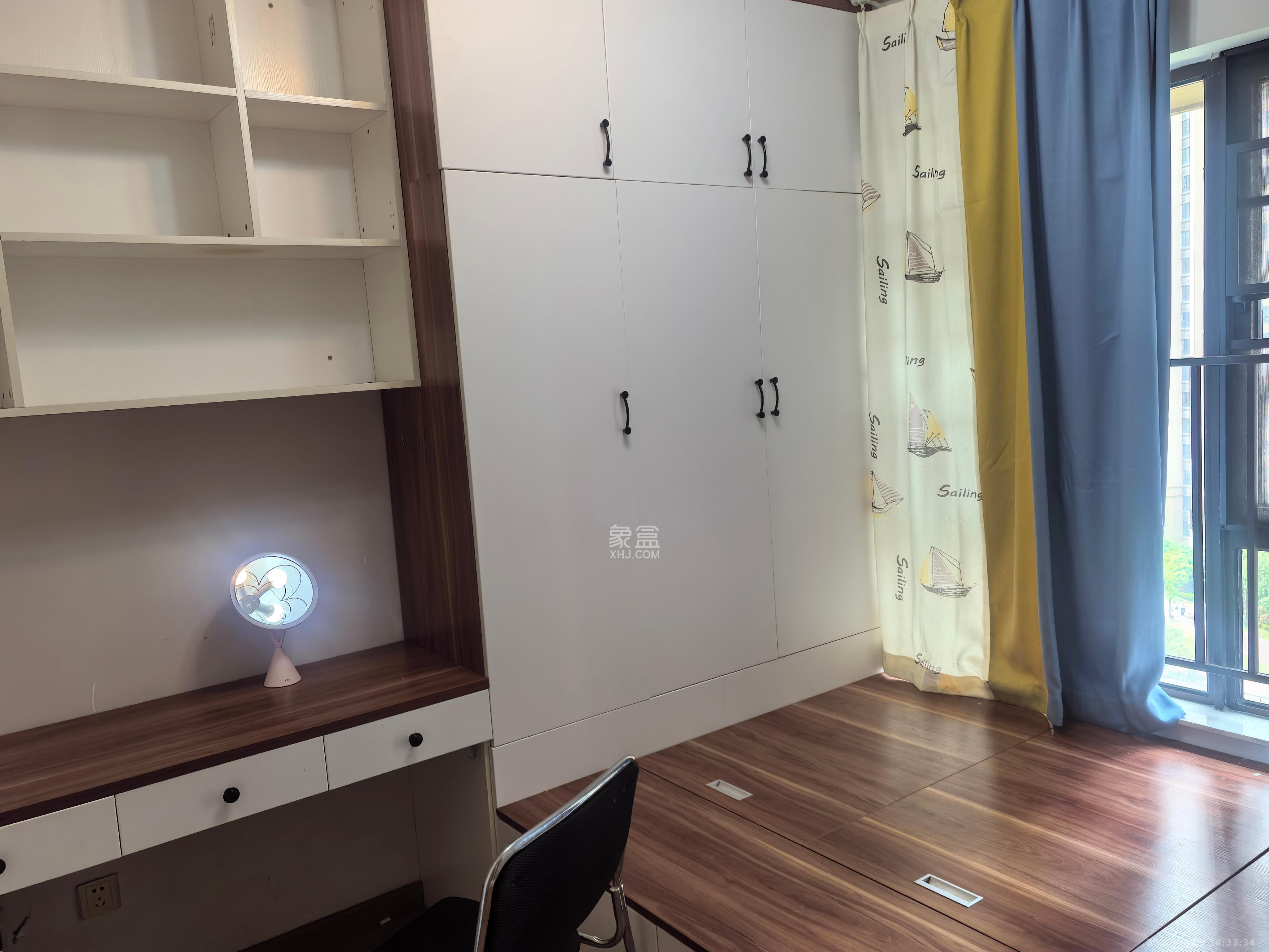 时代倾城二期  4室2厅2卫   2500.00元/月室内图