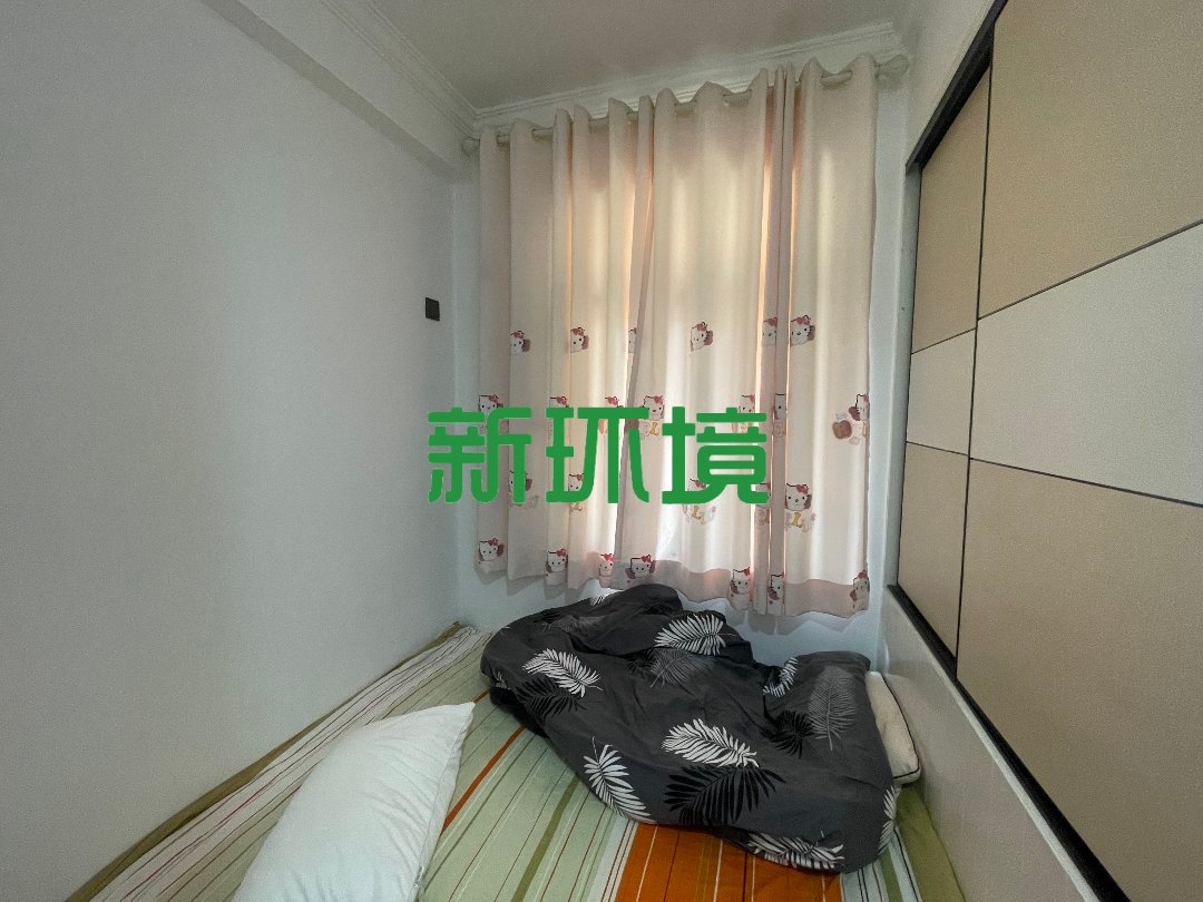 丽景天下一期  2室2厅1卫   49.80万客厅