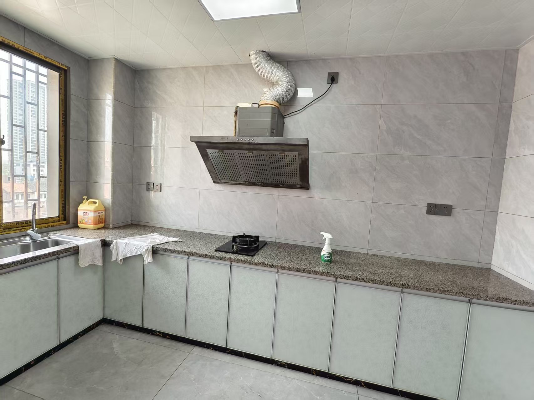 松亭小区 3室2厅1卫 1500.0元/月 松亭小区 3室2厅1卫 1500.0元/月室内图