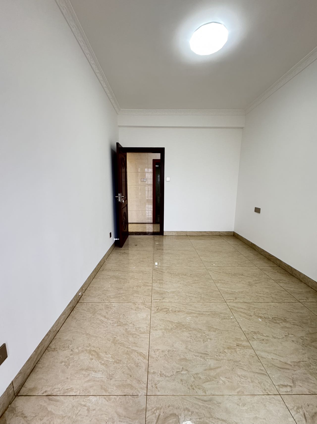 五源河公寓B区 3室2厅2卫 185.0万 五源河公寓B区 3室2厅2卫 185.0万室内图