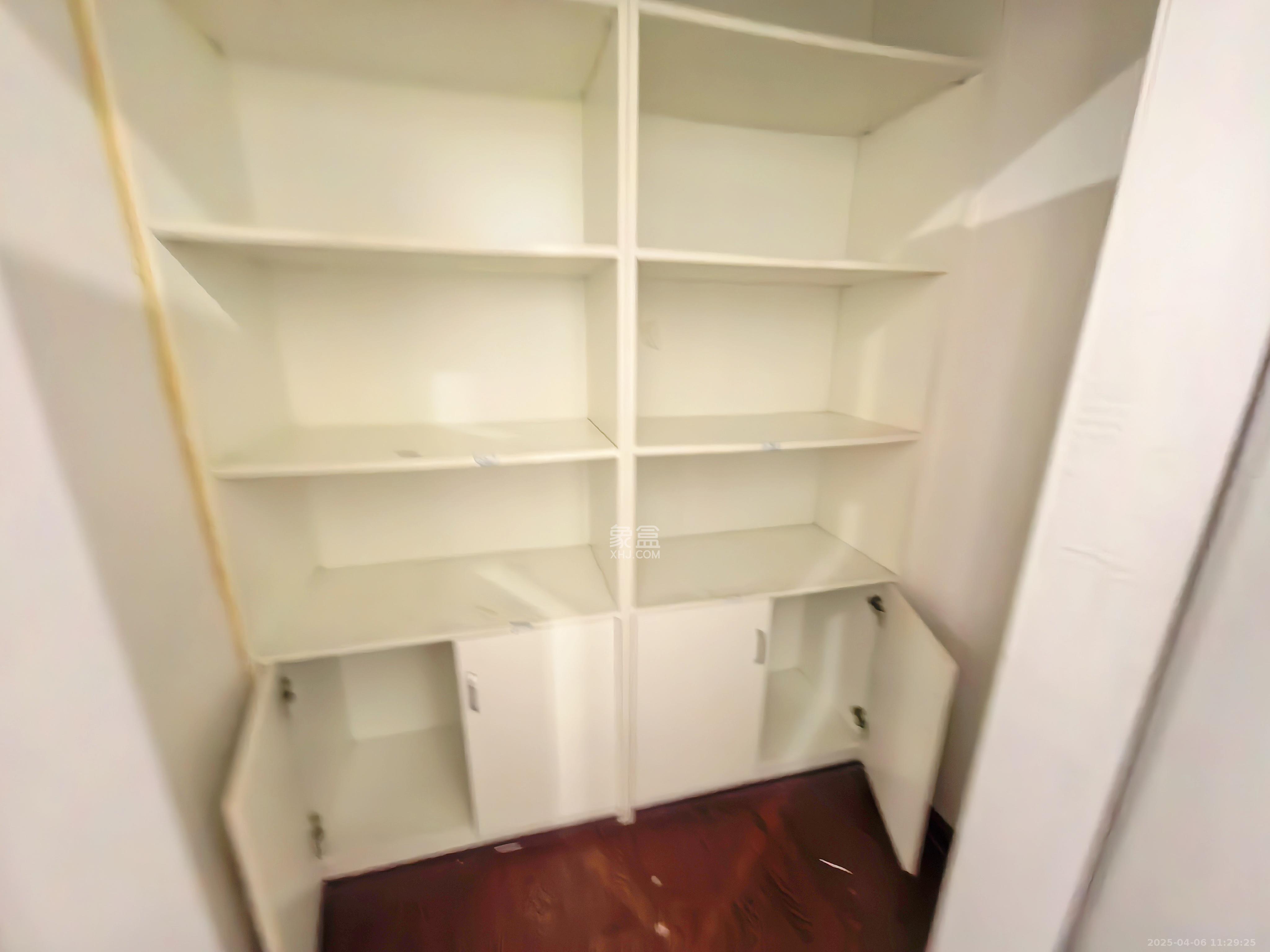 中城丽景香山园 3室2厅2卫 2200.0元/月 中城丽景香山园 3室2厅2卫 2200.0元/月室内图