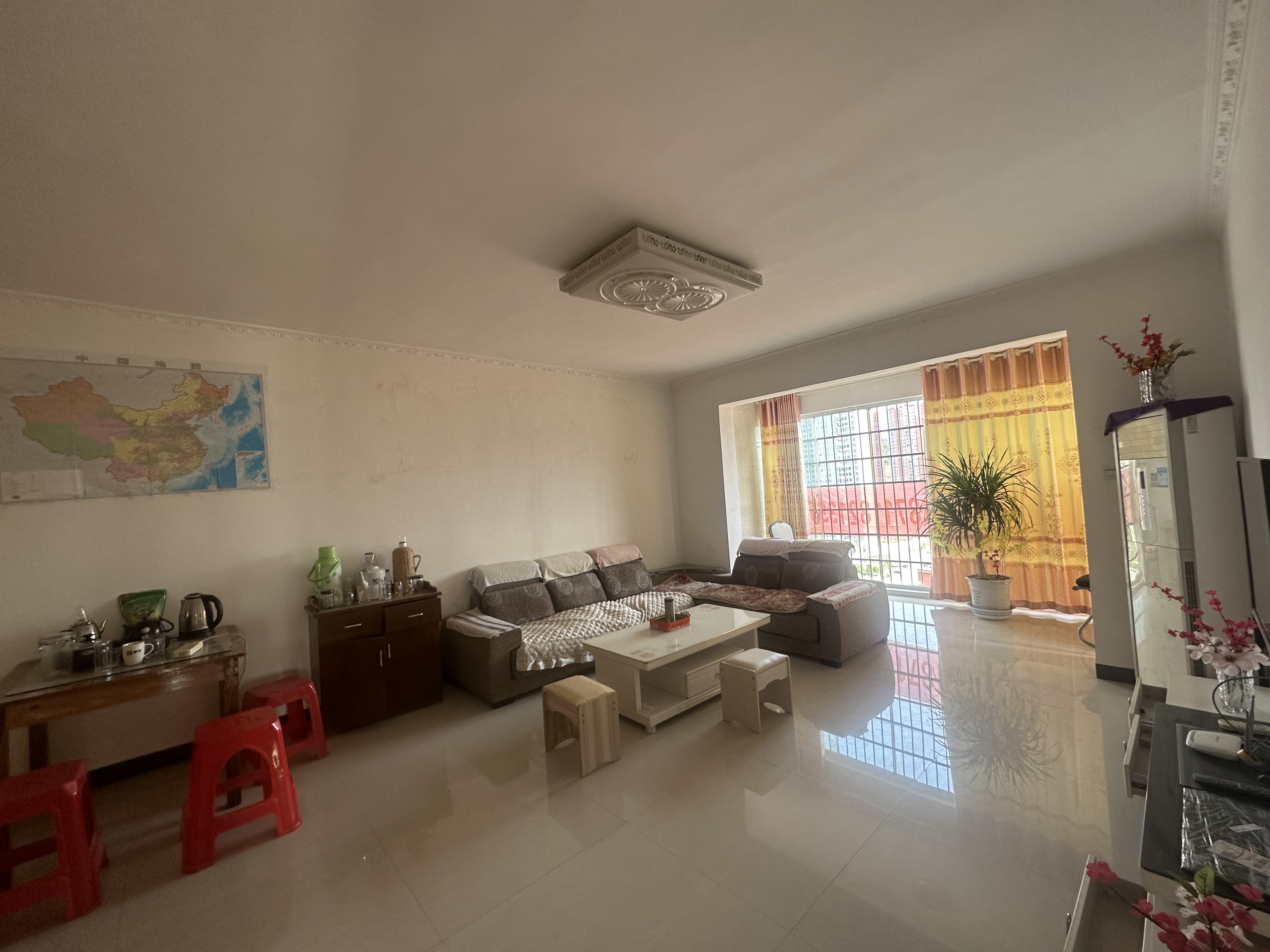 科技创新大厦  3室2厅2卫    76.8万 科技创新大厦  3室2厅2卫    76.8万客厅