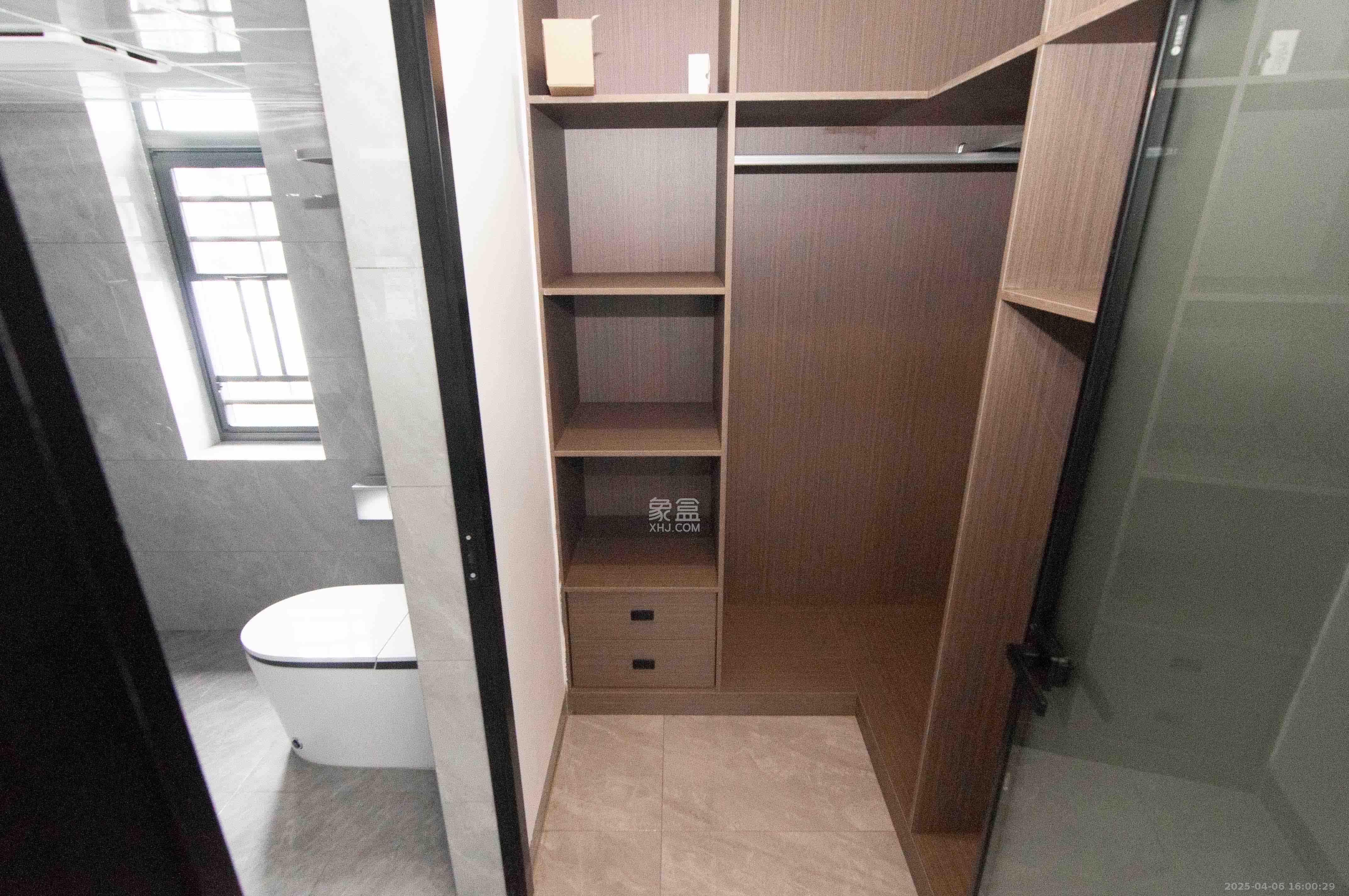 高鑫麓城  3室2厅2卫   3500.00元/月室内图